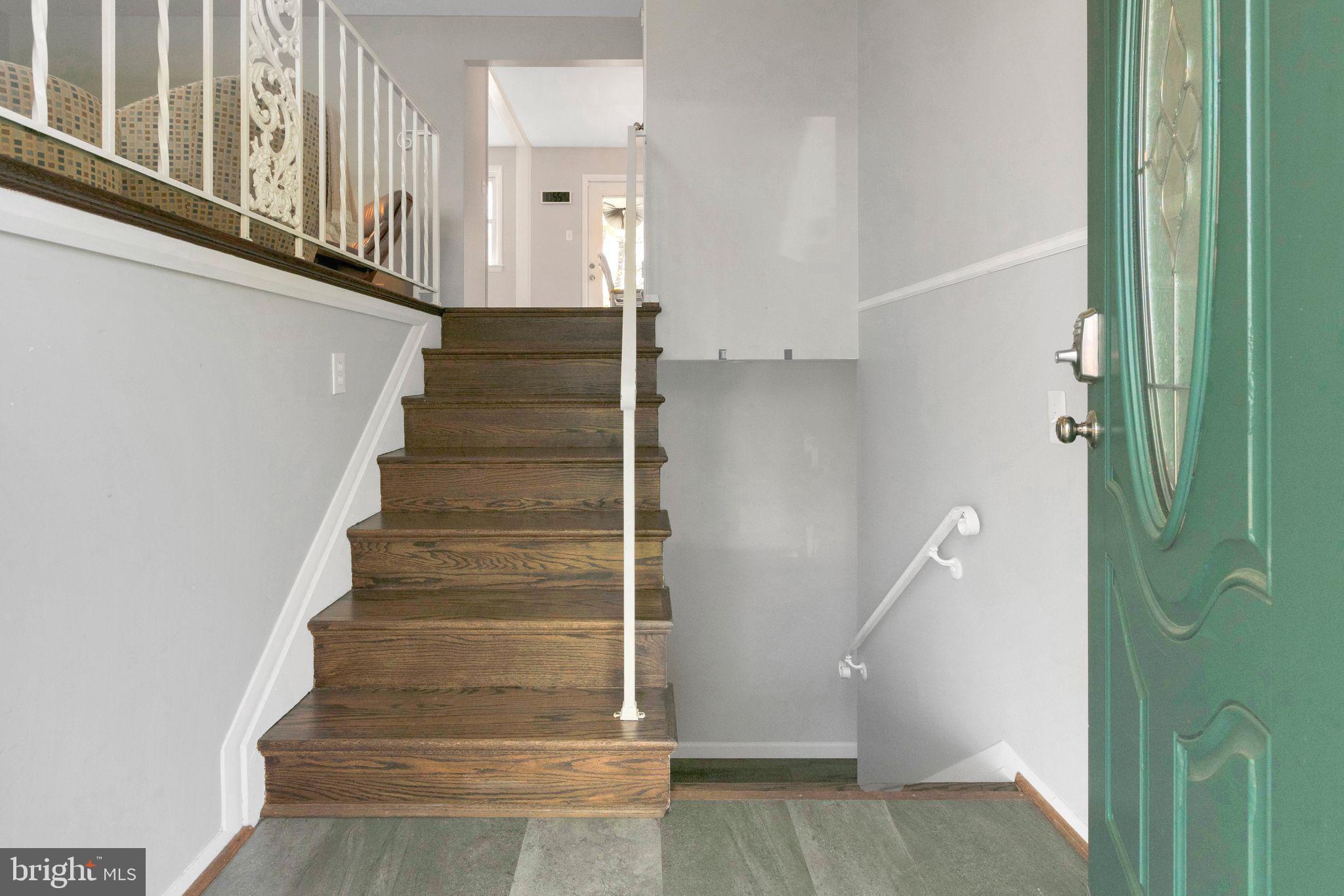 COUNTRY CLUB MANOR - Residential