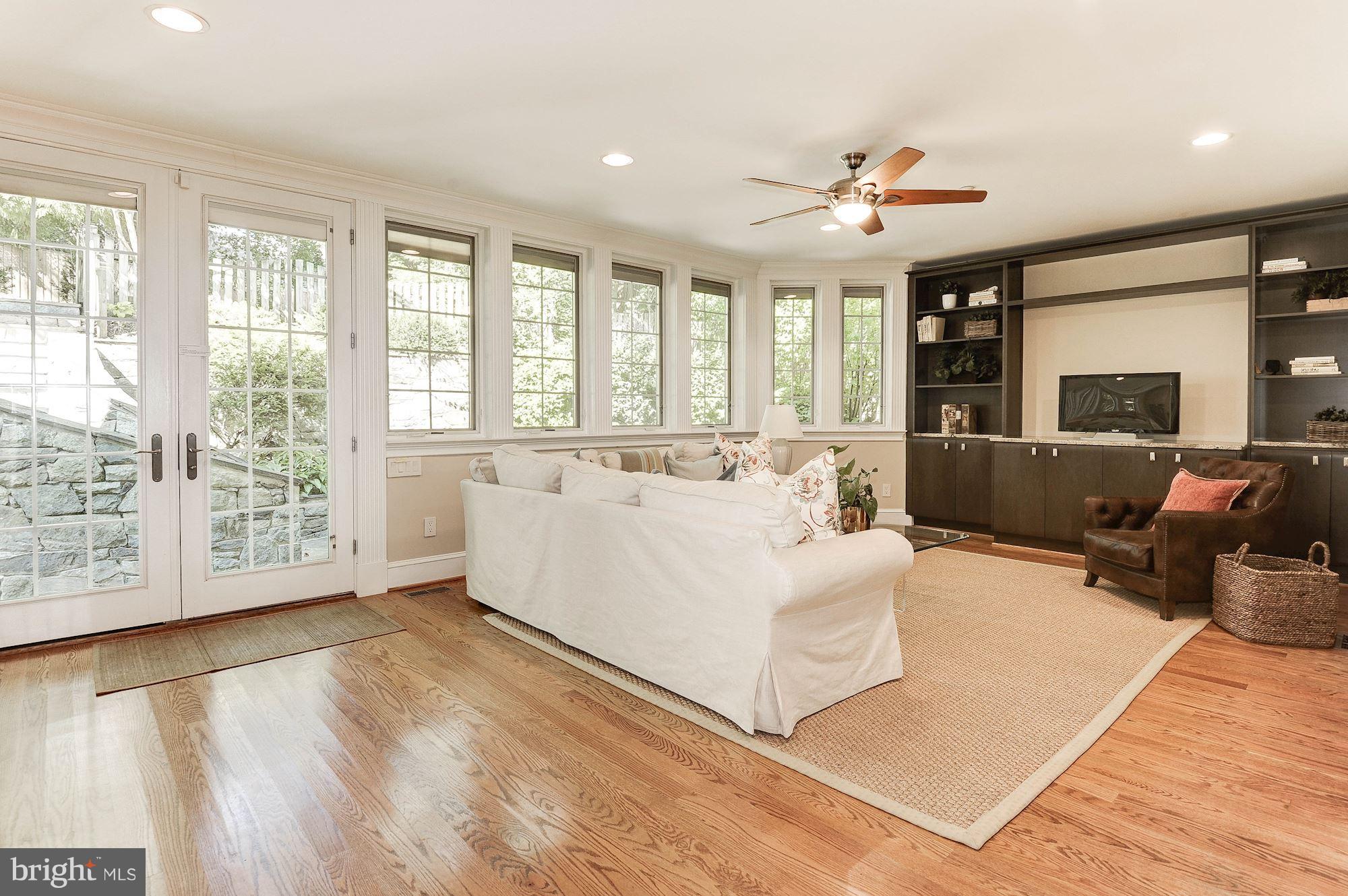 ROLLINGWOOD - Residential