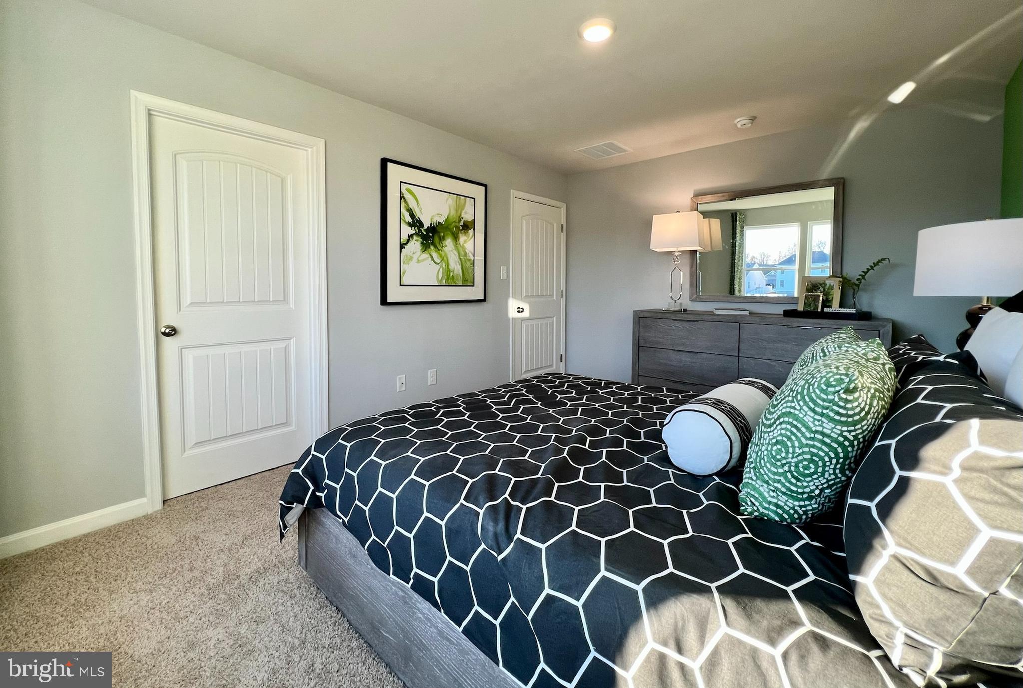 SOUTHERN FLDS - Residential