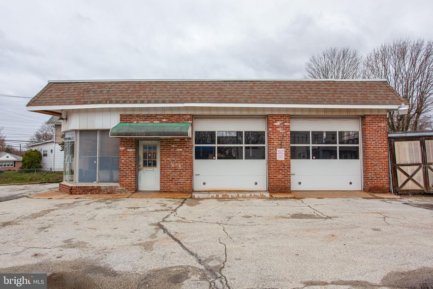 Welcome to 50 S MacDade Blvd, Glenolden, PA - a prime investment opportunity in the heart of a bustling commercial district. Most recently operated as an auto shop, this corner property offers a solid foundation for income generation. However, the real value lies in the approved plans from the township to transform this space into a dynamic 3-unit commercial plaza. Situated in a high-traffic area, this property boasts exceptional visibility and accessibility, making it an ideal location for businesses seeking maximum exposure. With the approved plans in hand, investors have the unique opportunity to capitalize on the growing demand for commercial space in the area. Whether you're an experienced investor looking to expand your portfolio or a savvy entrepreneur with a vision for the future, this property presents endless possibilities. Don't miss out on the chance to secure your foothold in one of Glenolden's most sought-after locations. Take advantage of this rare opportunity to turn your investment dreams into reality at 50 S MacDade Blvd.