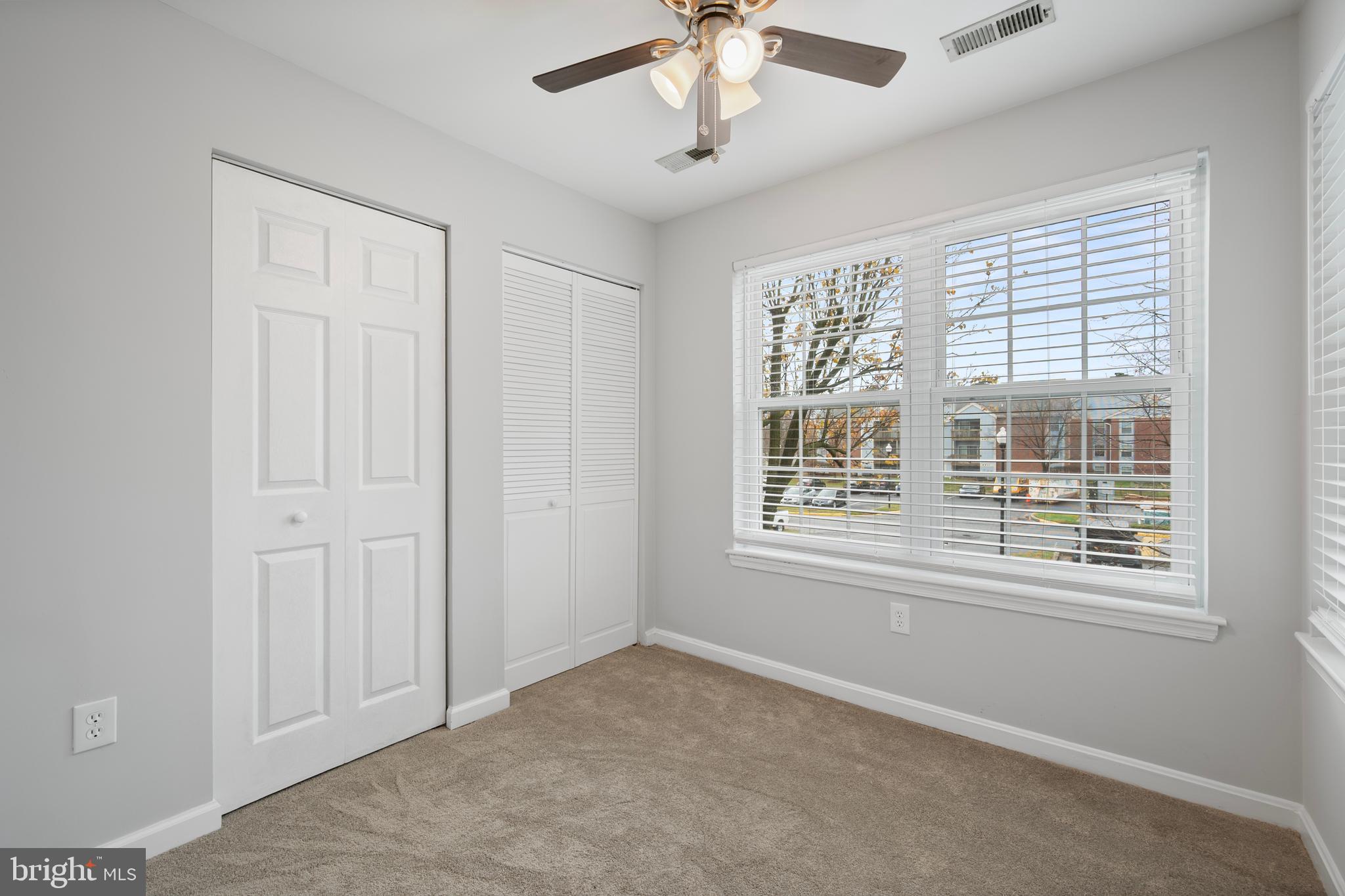 CROMWELL FOUNTAIN - Residential