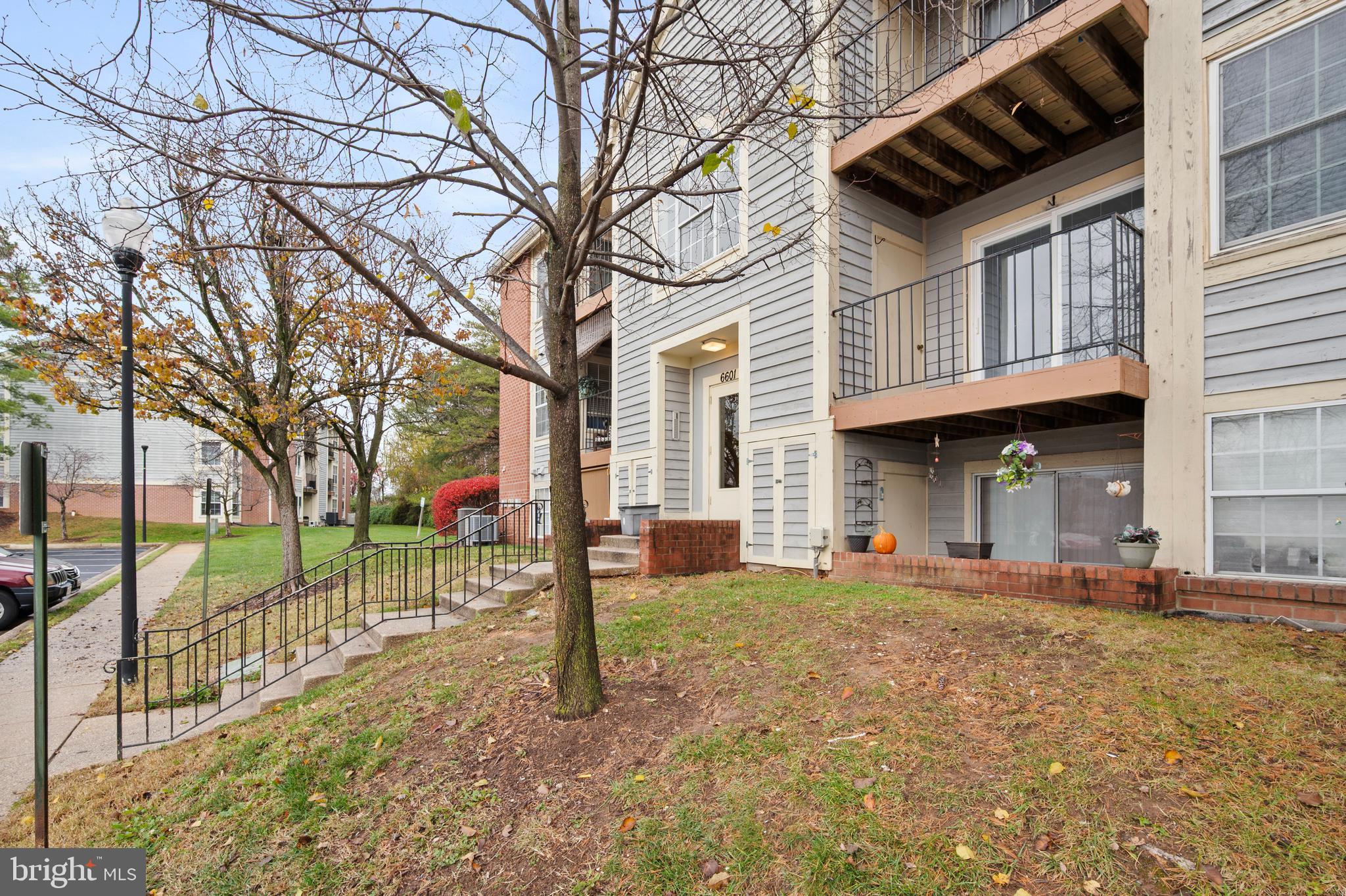 CROMWELL FOUNTAIN - Residential