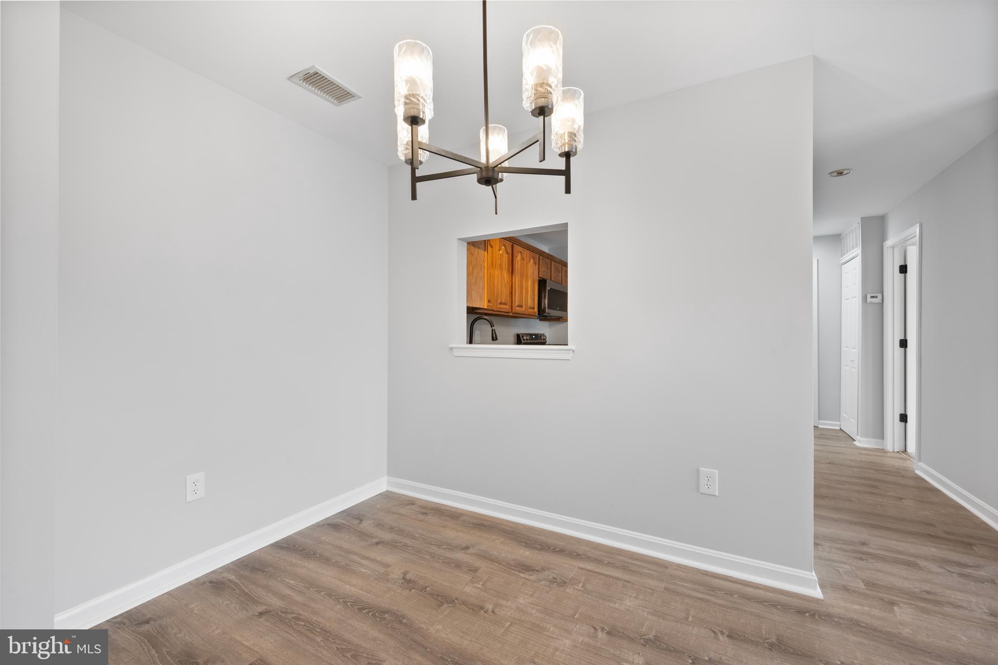 CROMWELL FOUNTAIN - Residential