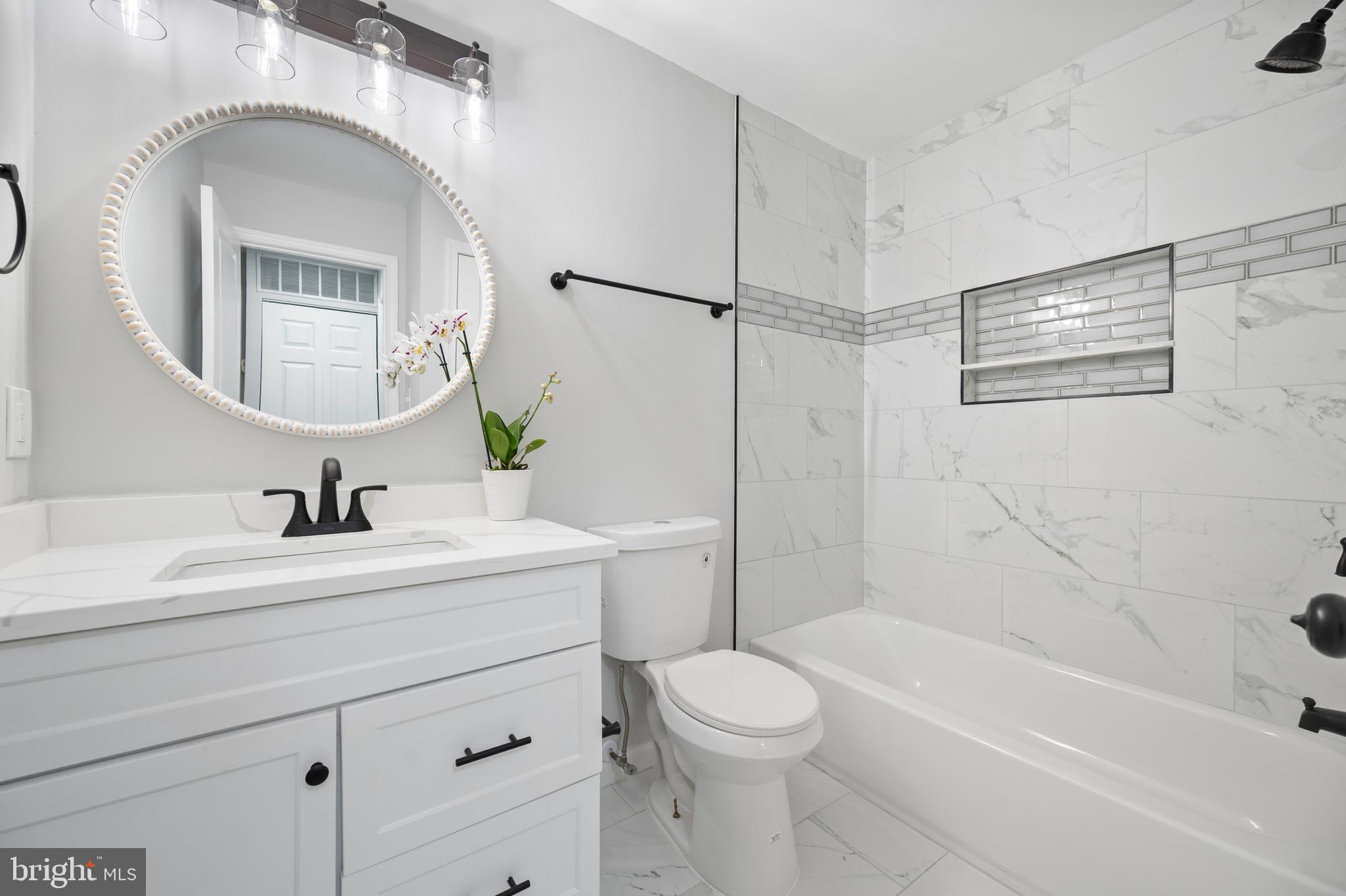 CROMWELL FOUNTAIN - Residential