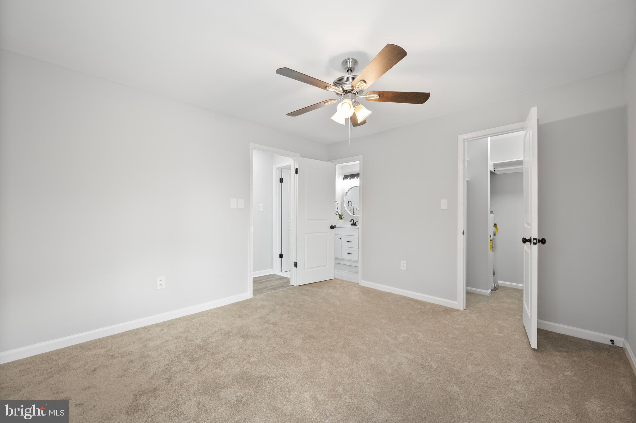 CROMWELL FOUNTAIN - Residential