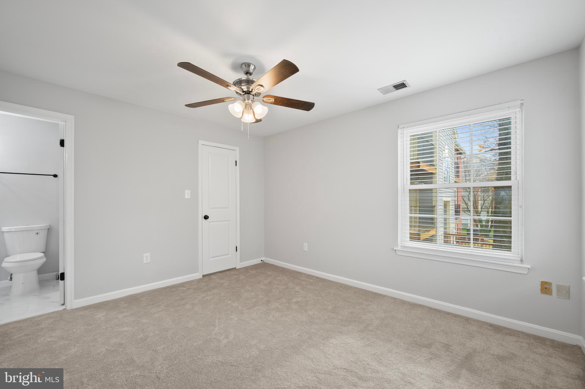 CROMWELL FOUNTAIN - Residential