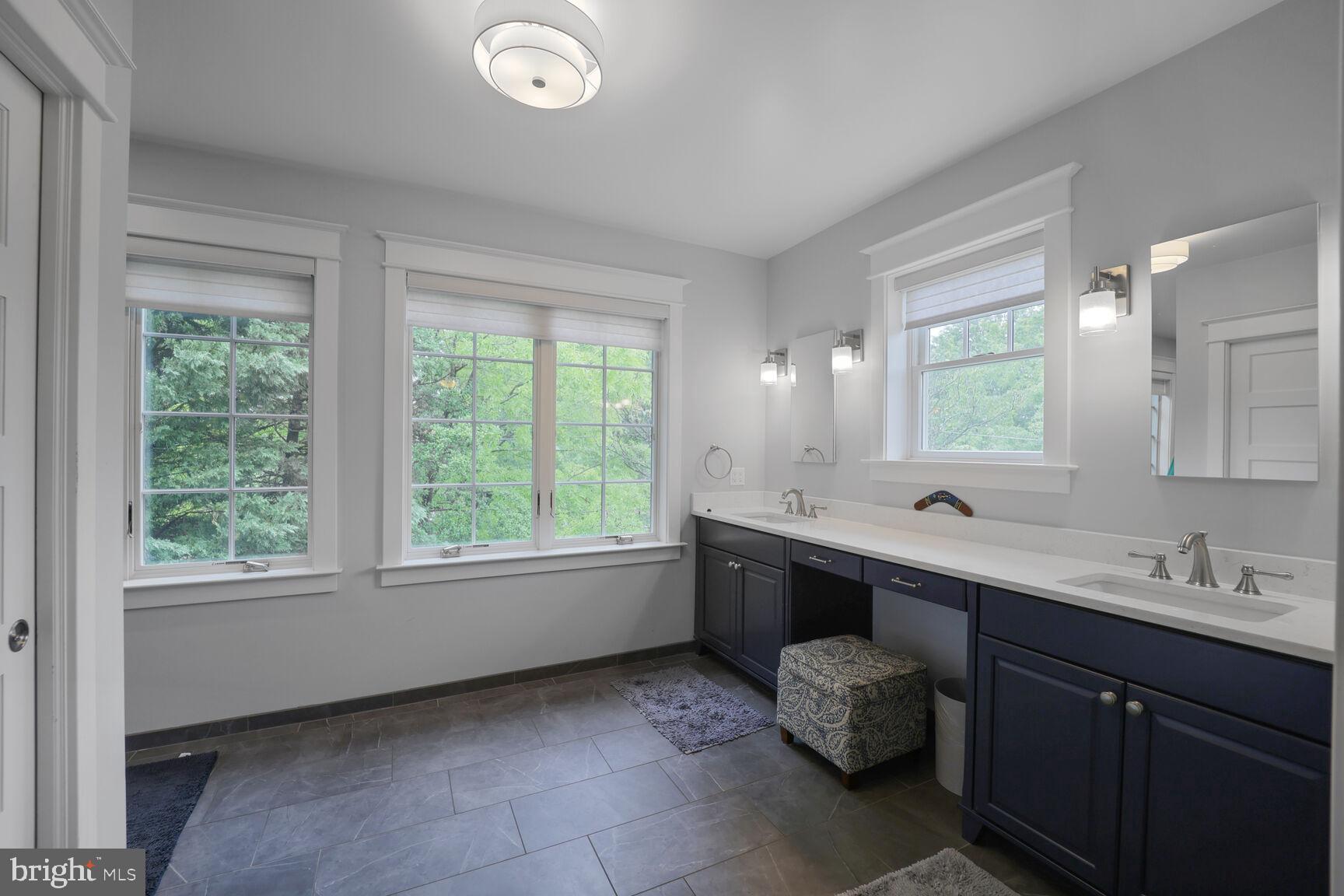 OBSERVATORY CIRCLE - Residential