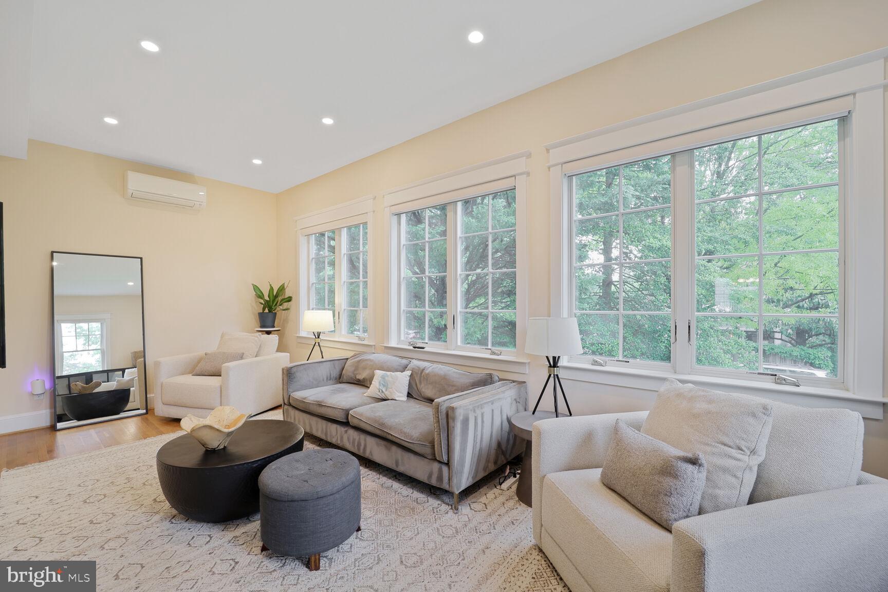 OBSERVATORY CIRCLE - Residential