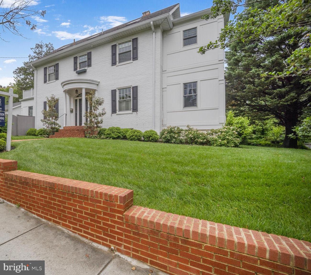 OBSERVATORY CIRCLE - Residential