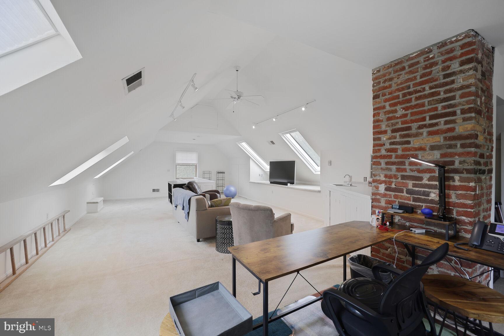 OBSERVATORY CIRCLE - Residential