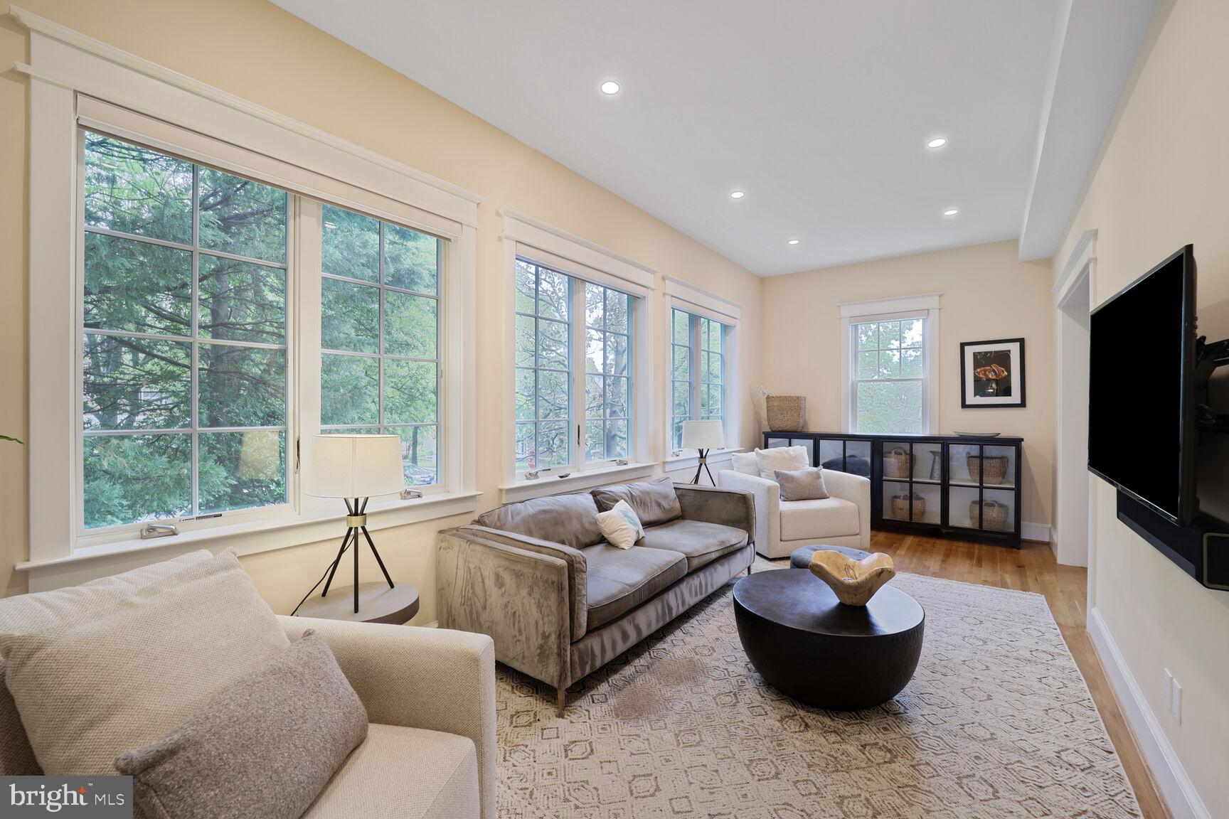 OBSERVATORY CIRCLE - Residential