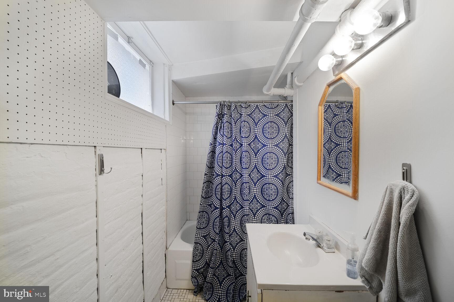 OBSERVATORY CIRCLE - Residential