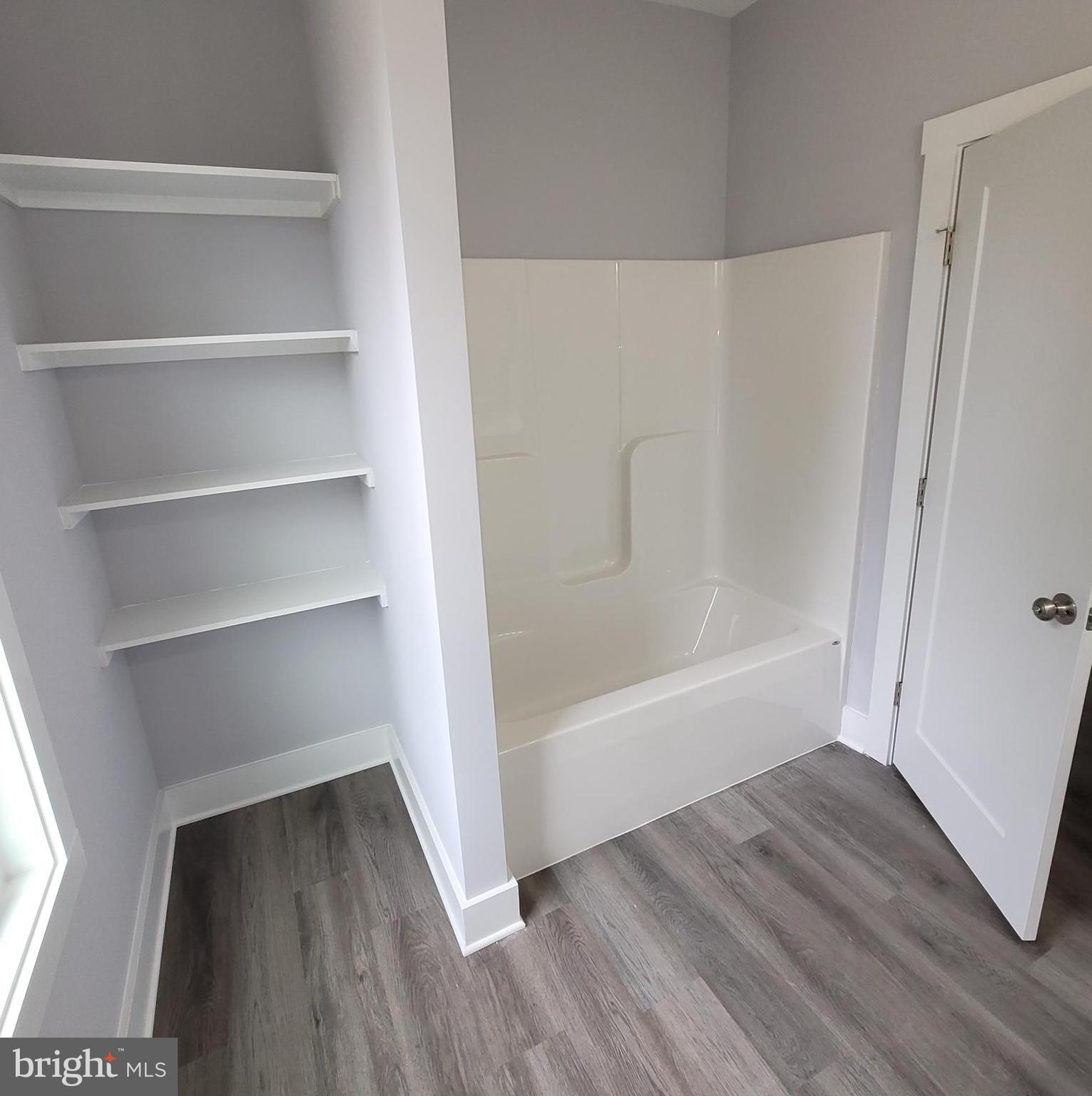 FAIRVIEW OAKS - Residential