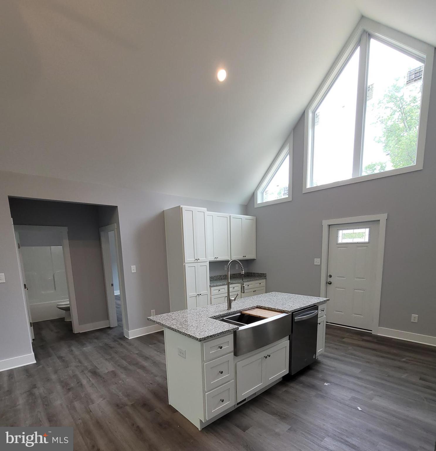 FAIRVIEW OAKS - Residential