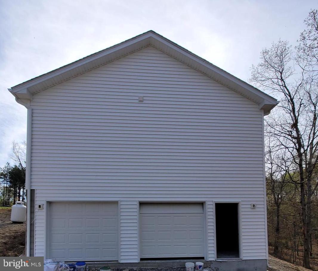 FAIRVIEW OAKS - Residential