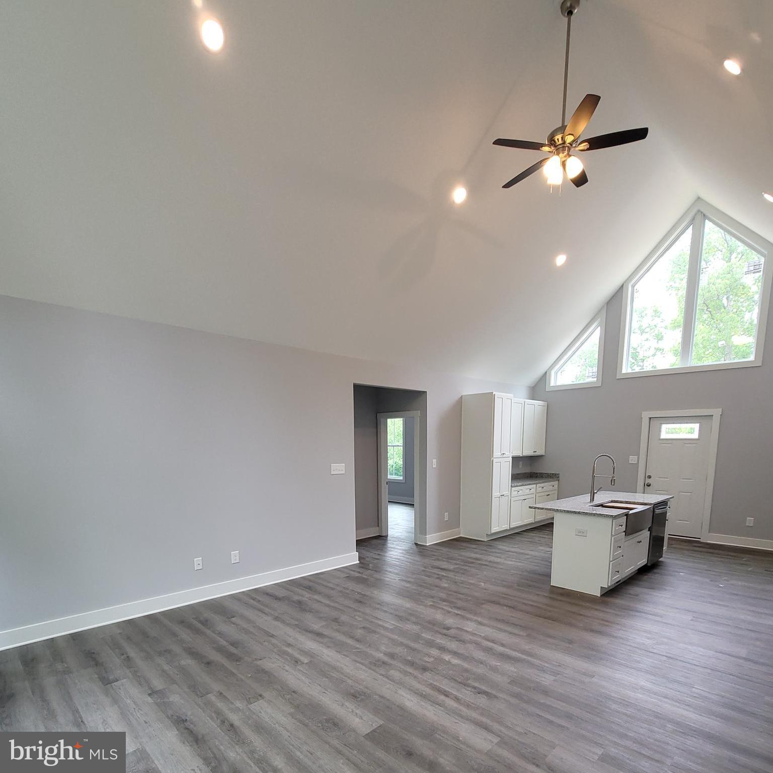 FAIRVIEW OAKS - Residential