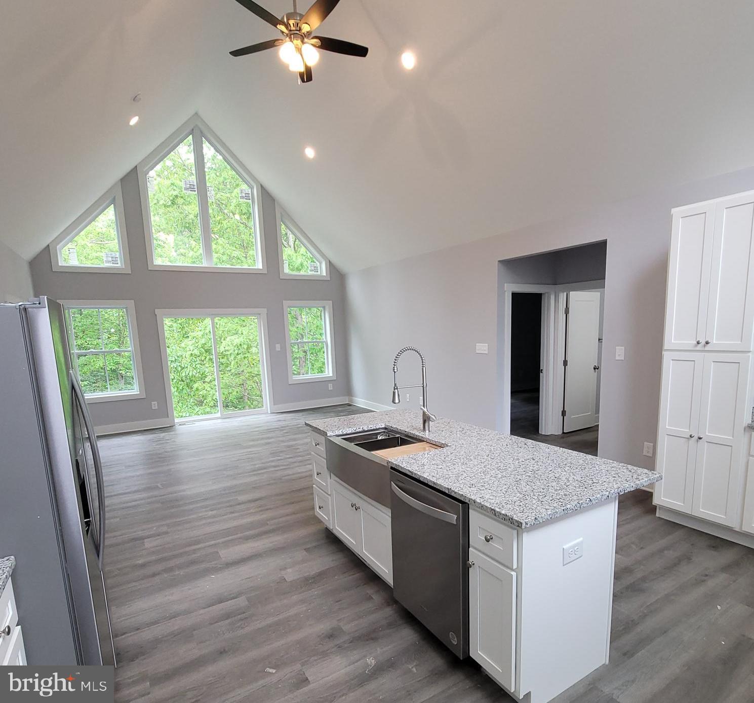 FAIRVIEW OAKS - Residential