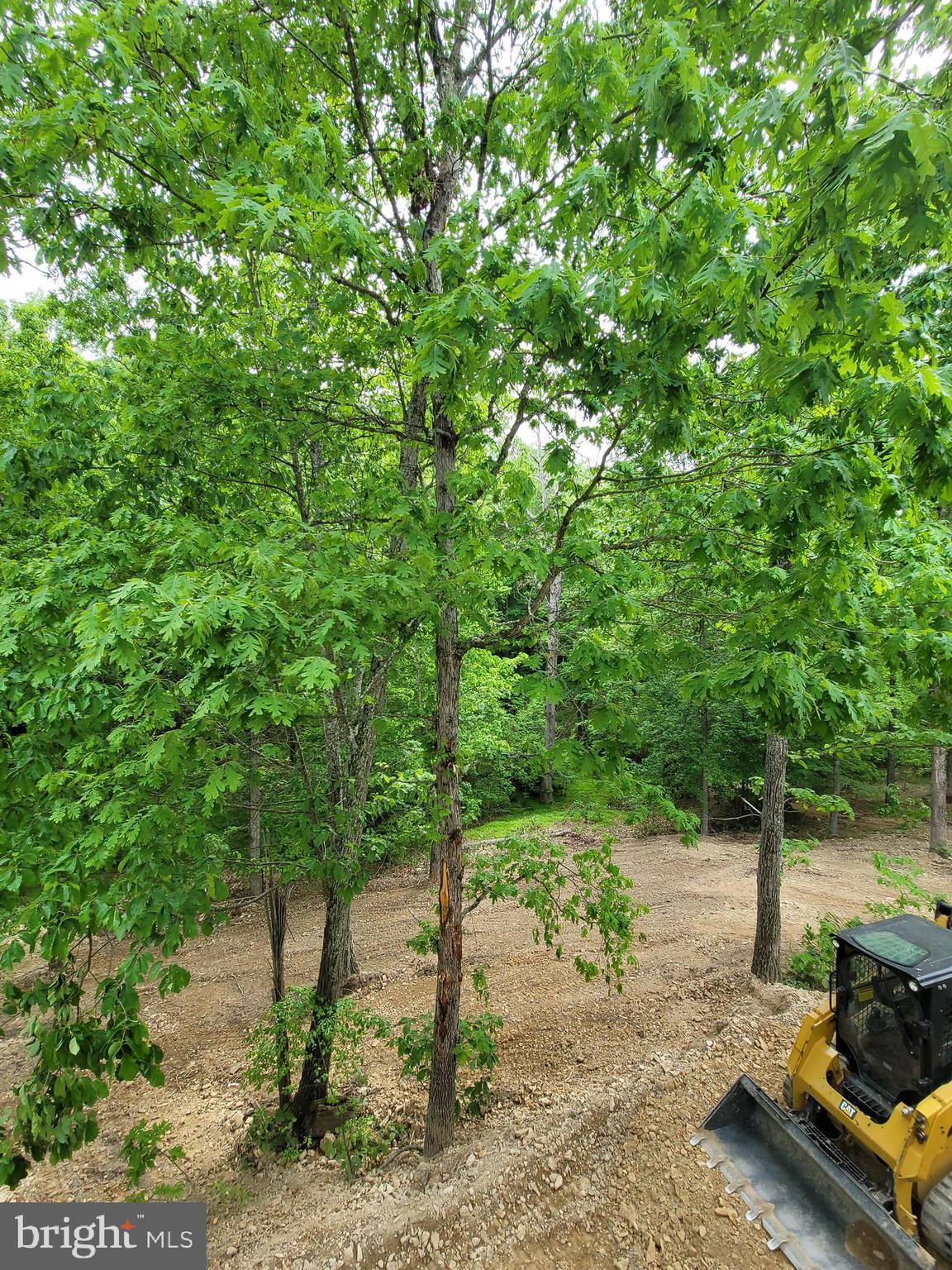 FAIRVIEW OAKS - Residential