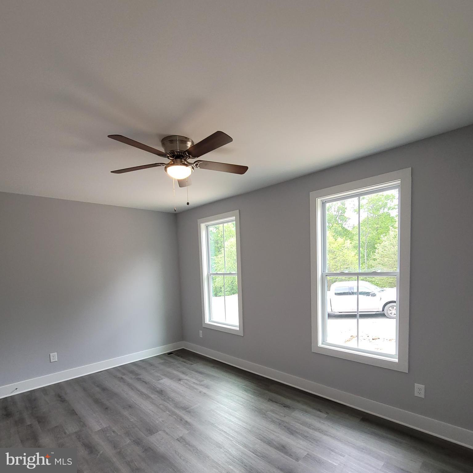 FAIRVIEW OAKS - Residential