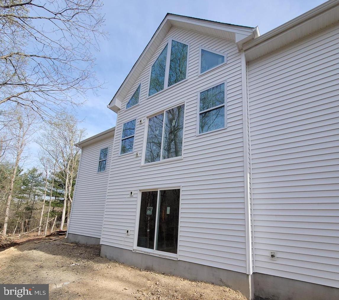 FAIRVIEW OAKS - Residential