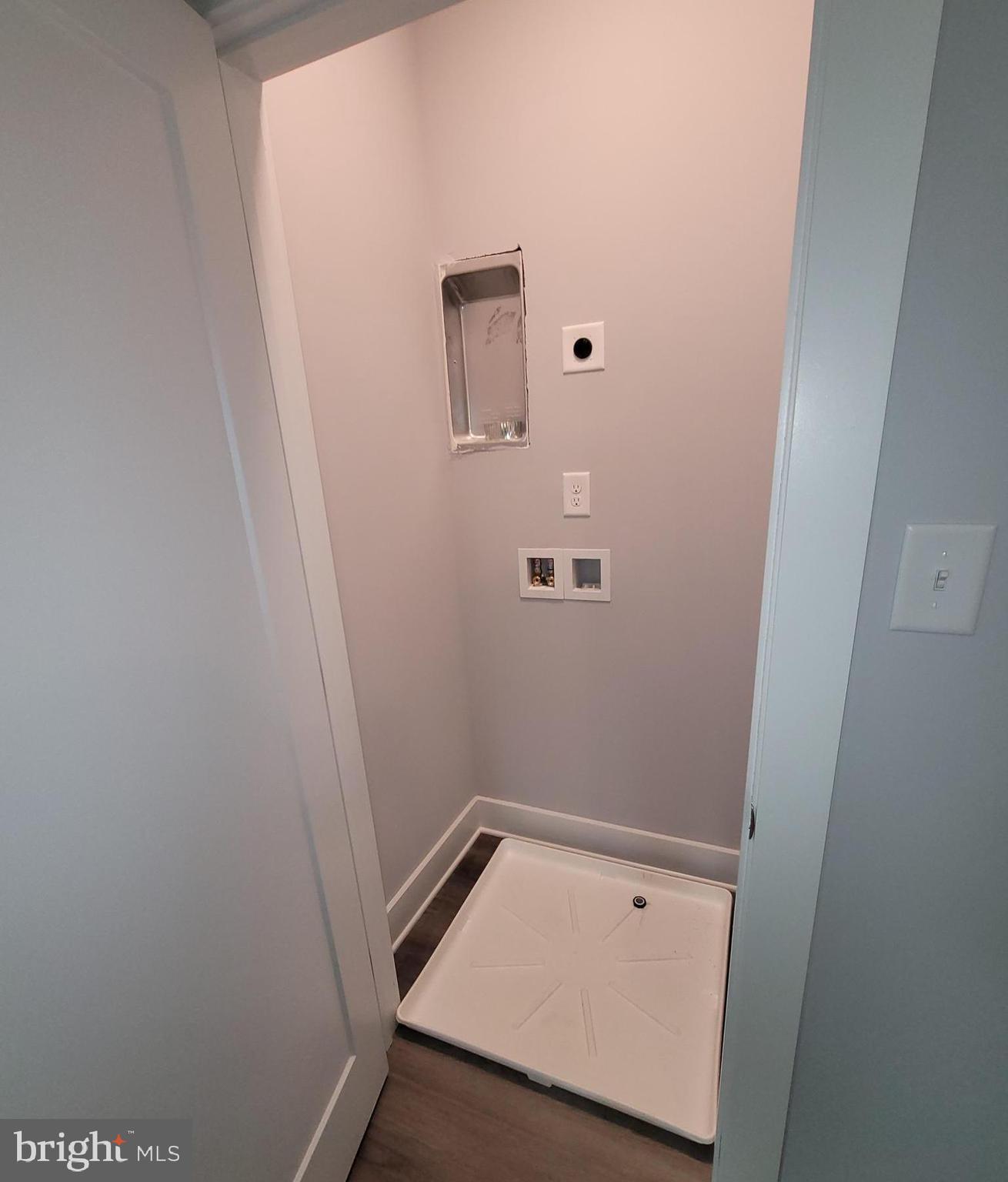 FAIRVIEW OAKS - Residential