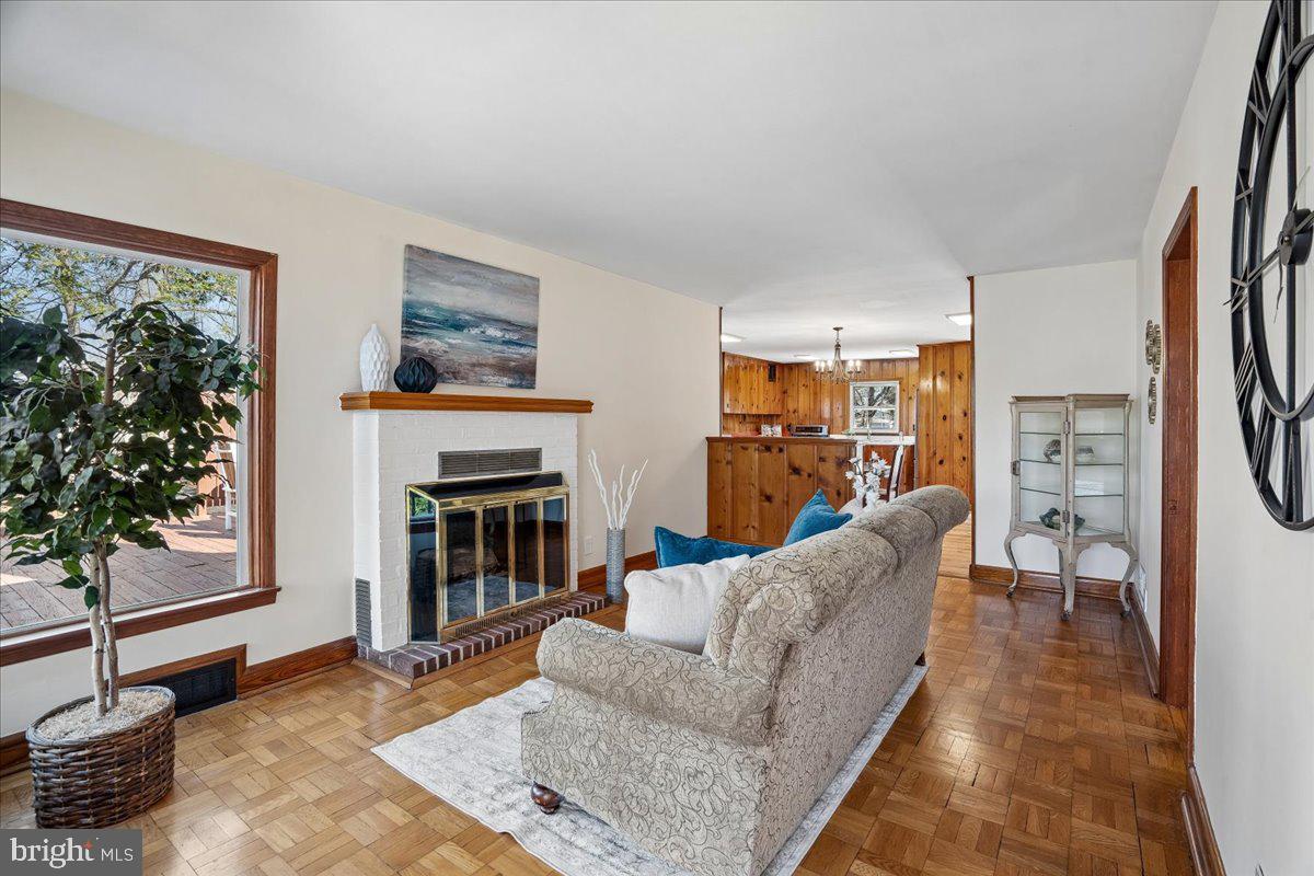 MANHATTAN BEACH - Residential