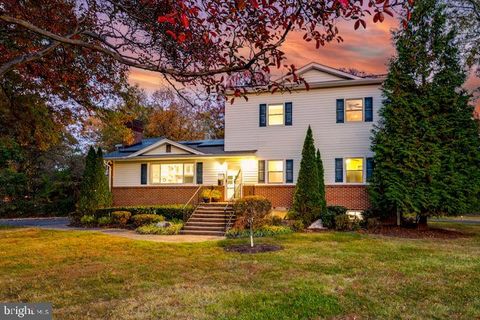 Photo of 2617 N Stevens Street, ALEXANDRIA, VA 22311 (MLS # VAAX2060936)