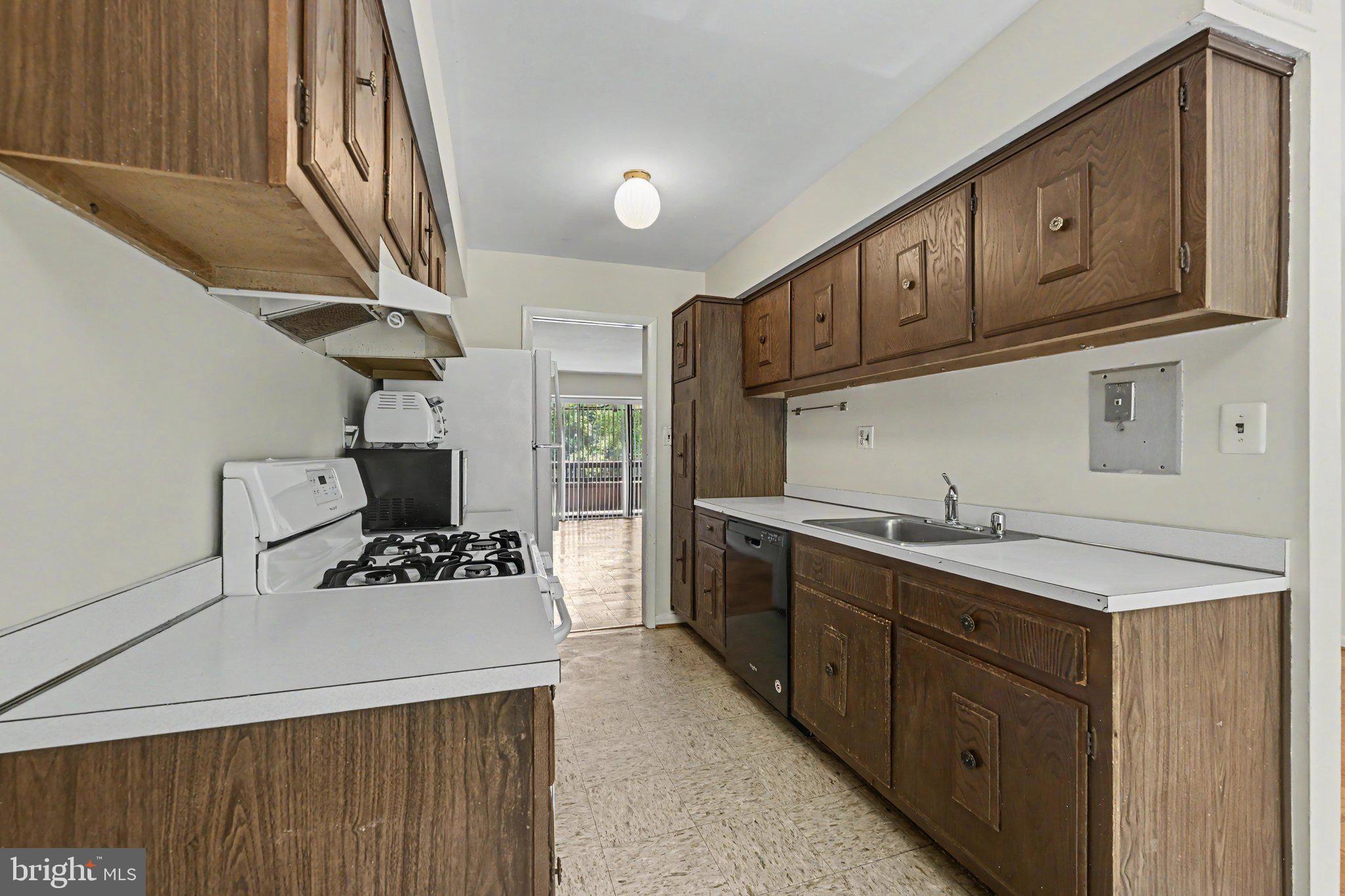 5240 W RUNNING BROOK ROAD W 302