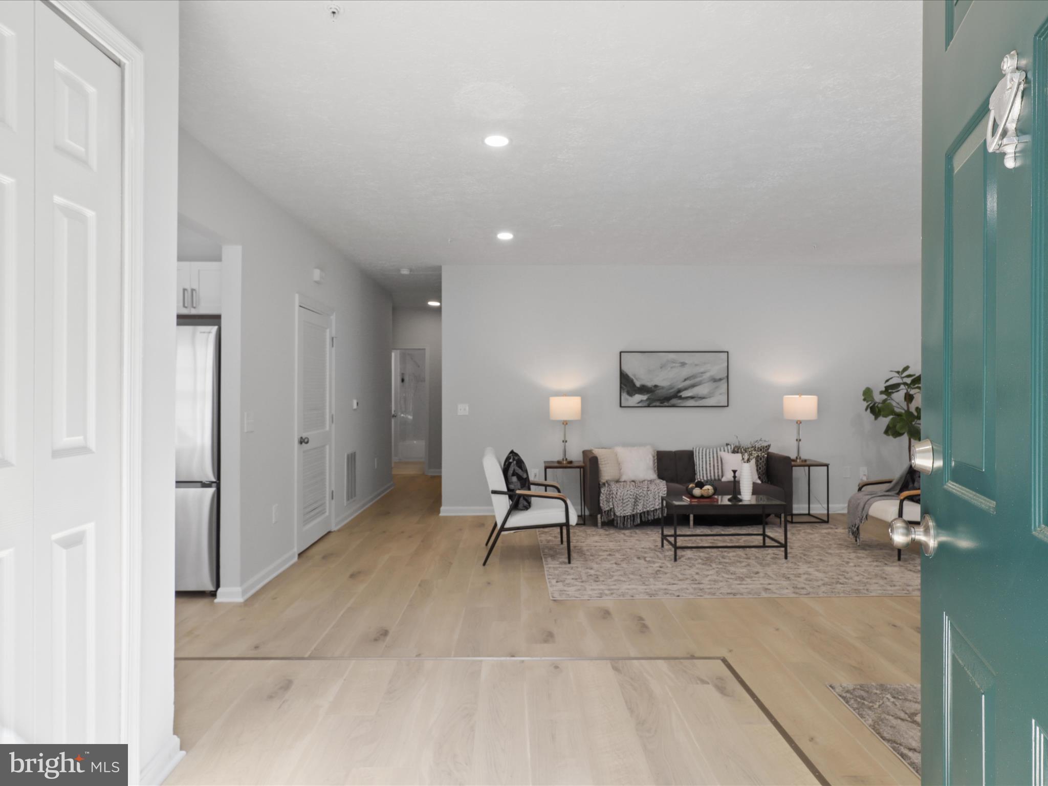 HILL OAKS CONDO PHASE 1- - Residential