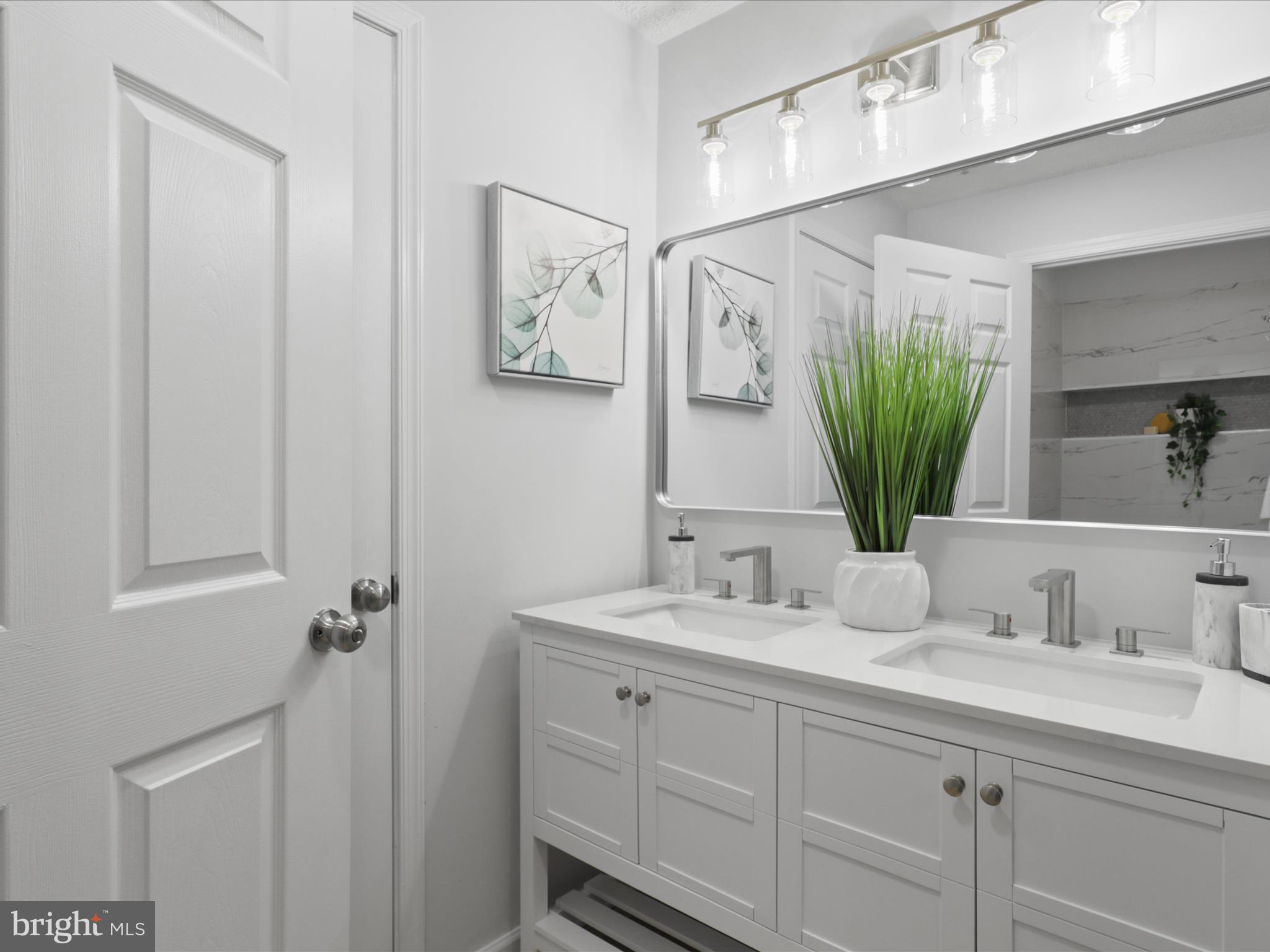 HILL OAKS CONDO PHASE 1- - Residential