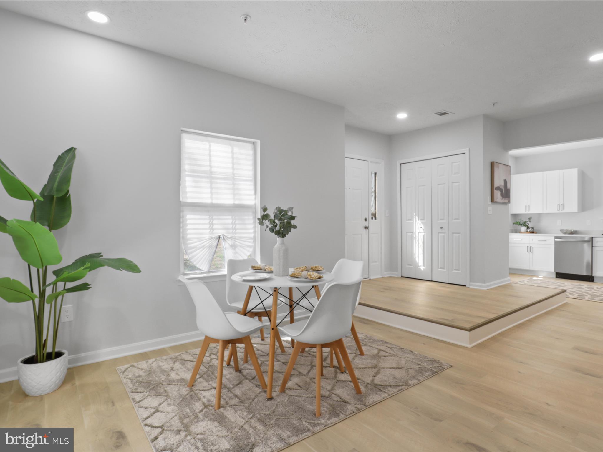 HILL OAKS CONDO PHASE 1- - Residential