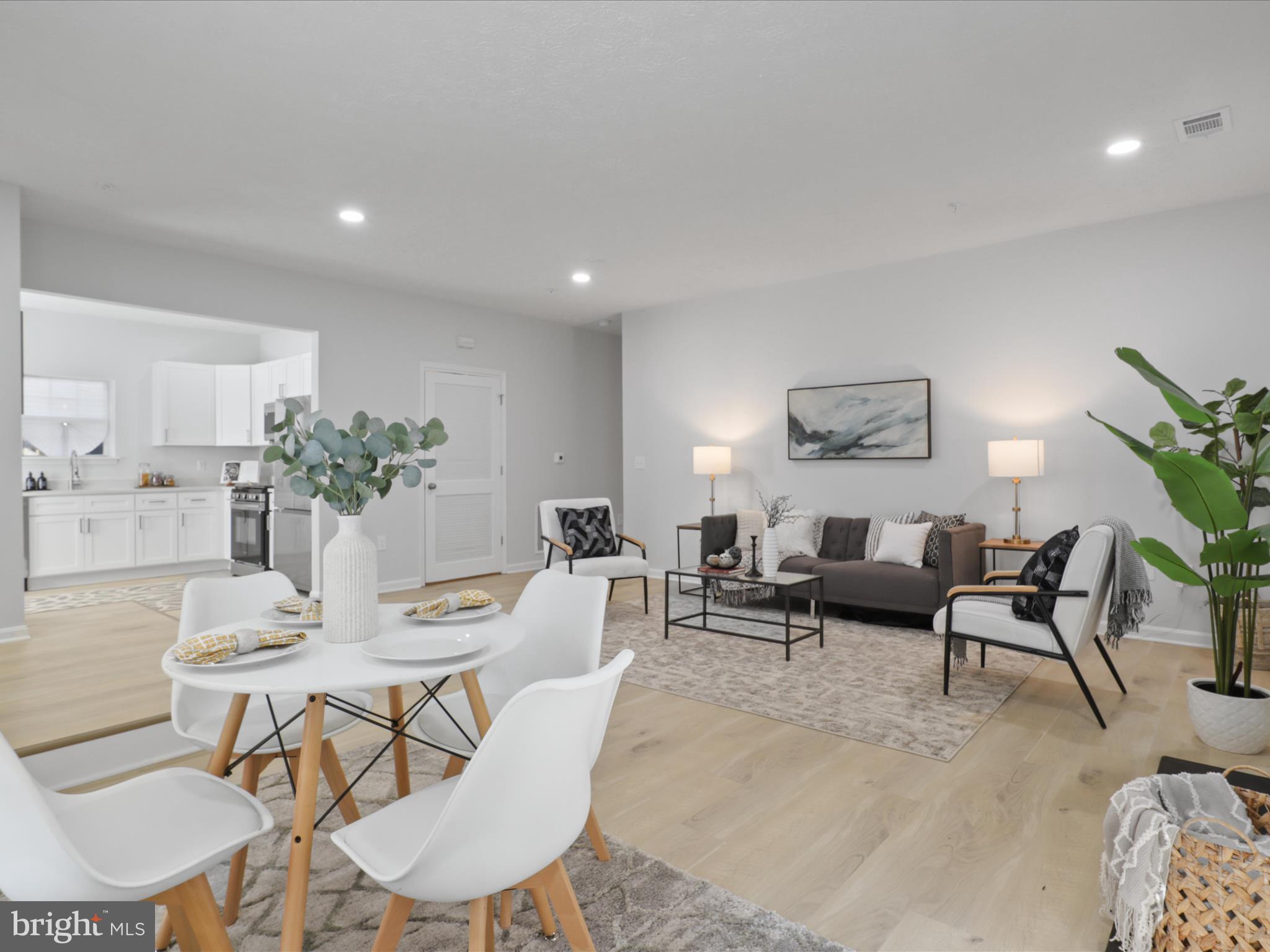 HILL OAKS CONDO PHASE 1- - Residential