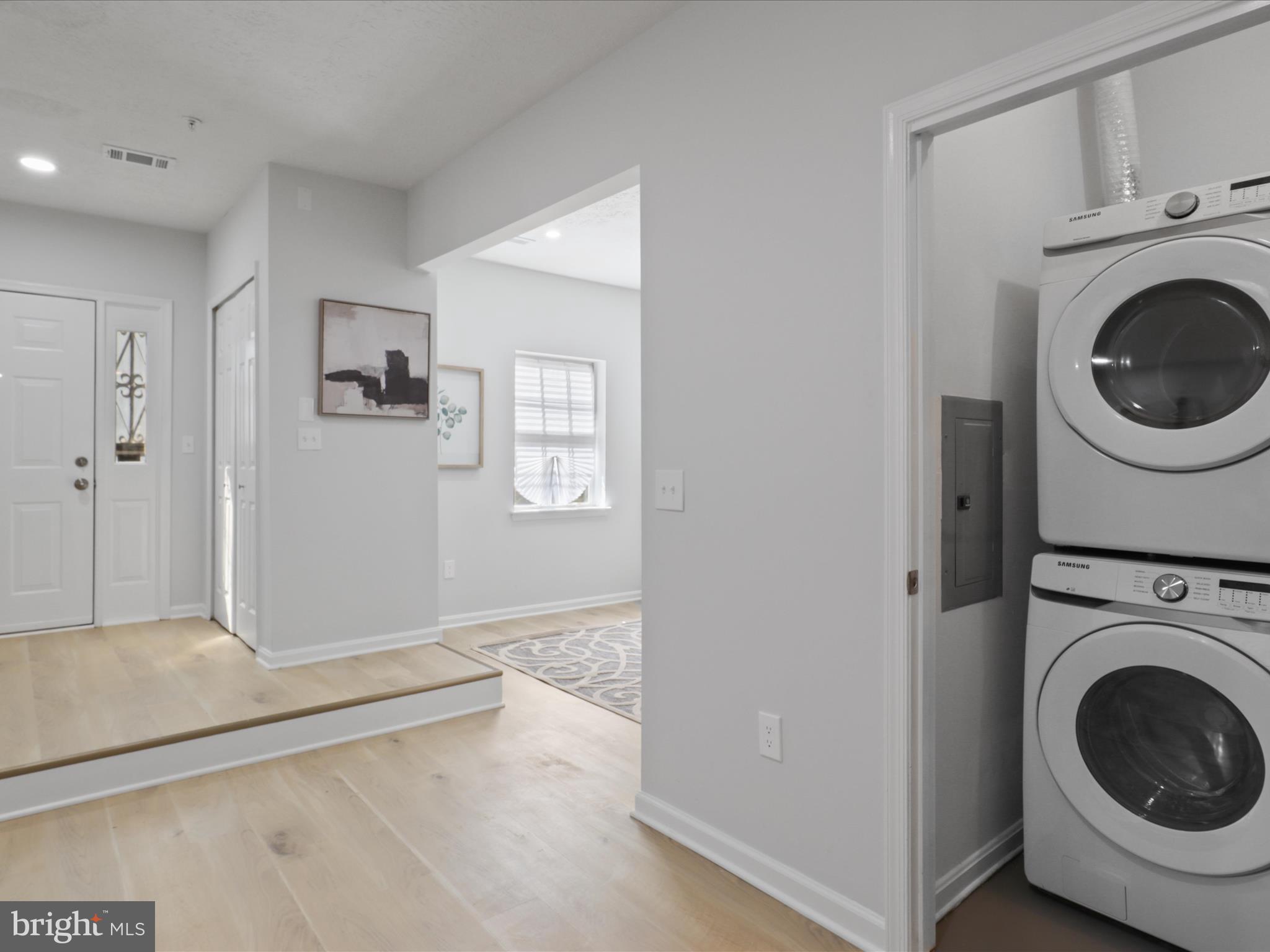 HILL OAKS CONDO PHASE 1- - Residential