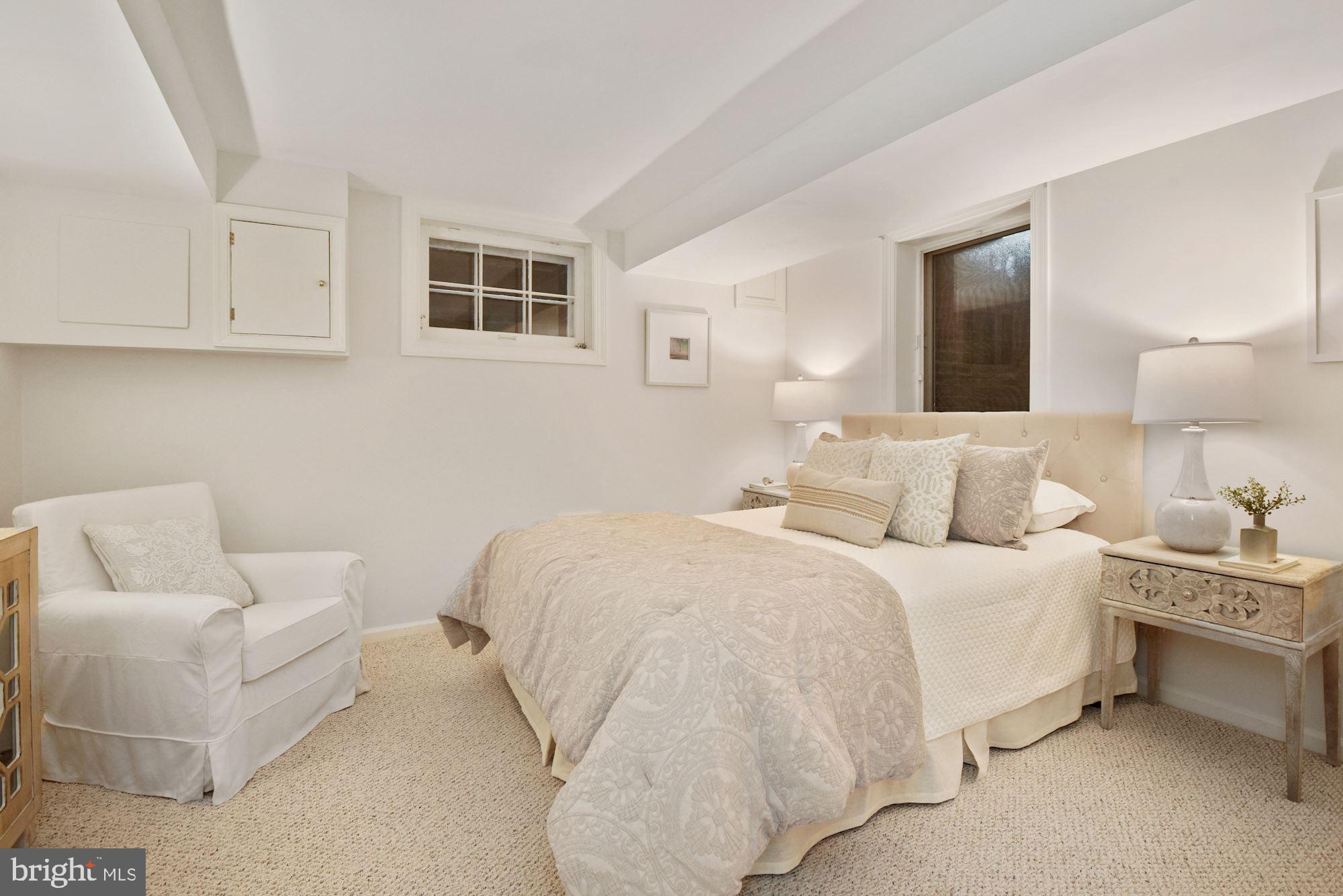 CHEVY CHASE VILLAGE - Residential