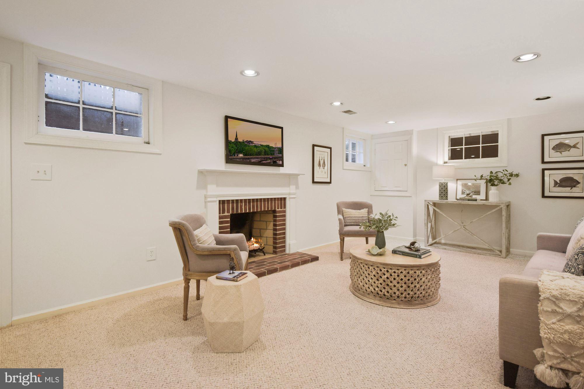 CHEVY CHASE VILLAGE - Residential