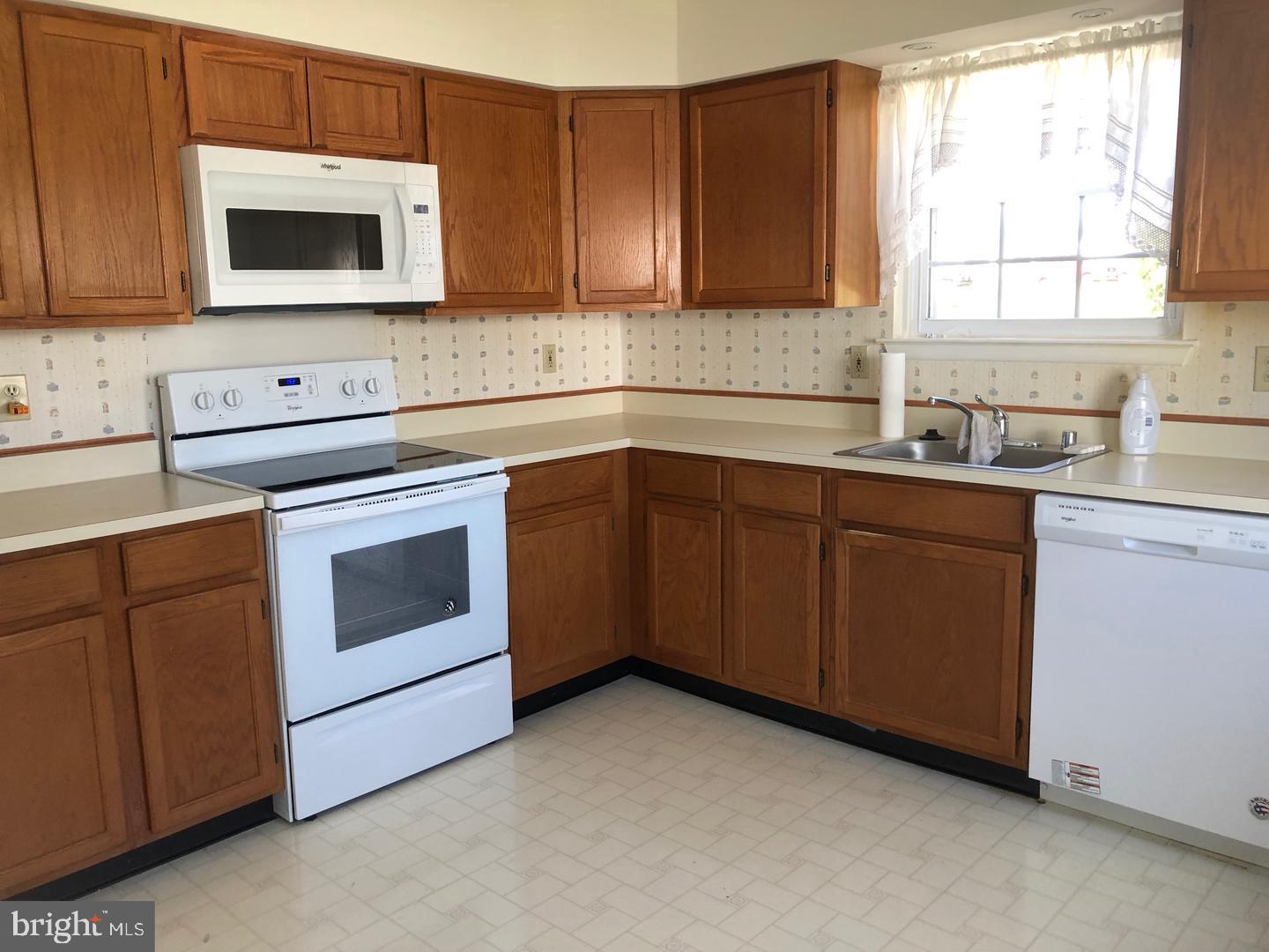 CRESTWOOD VILLAGE - Residential Lease