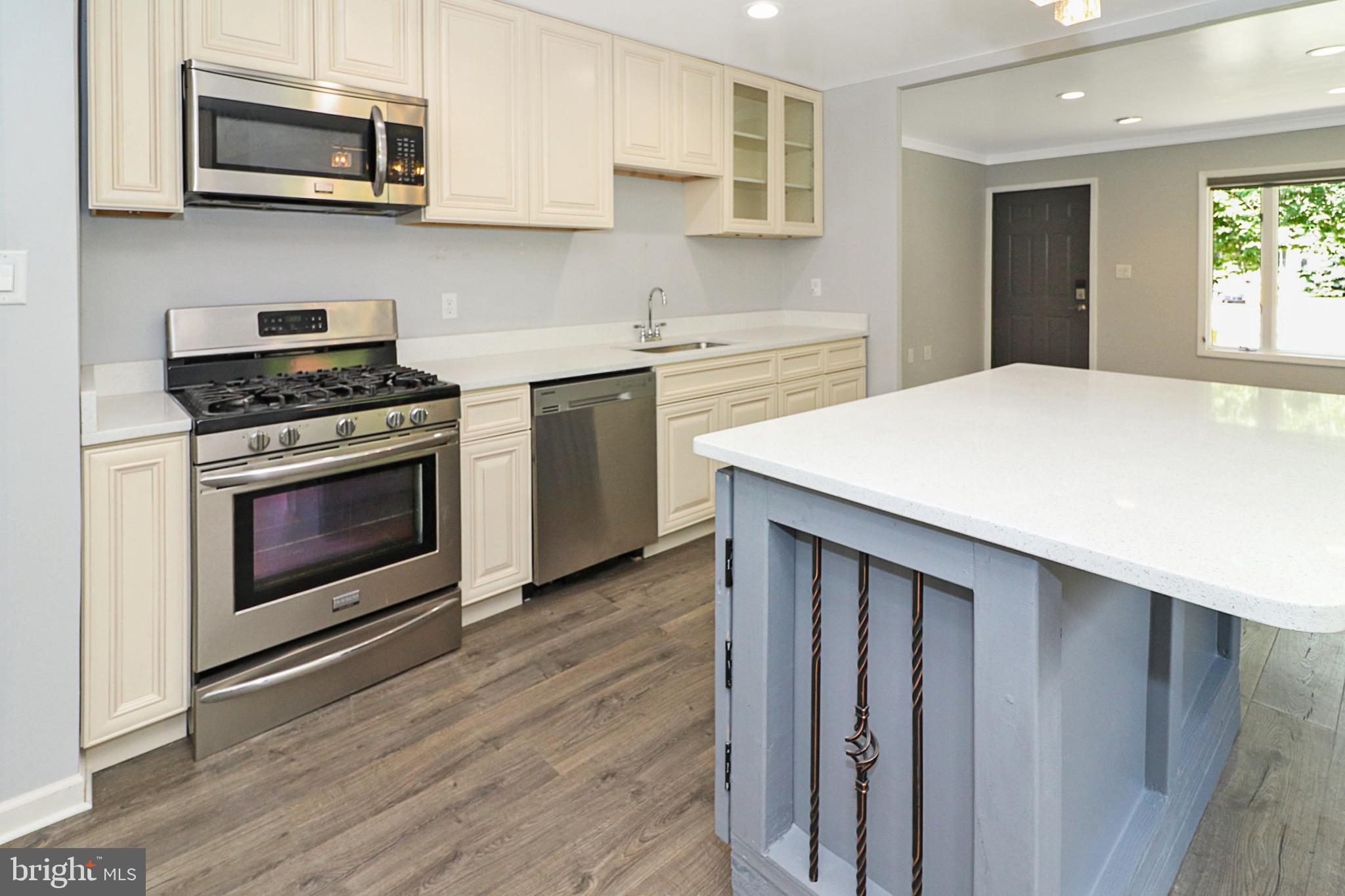 SUBURBIA - Residential