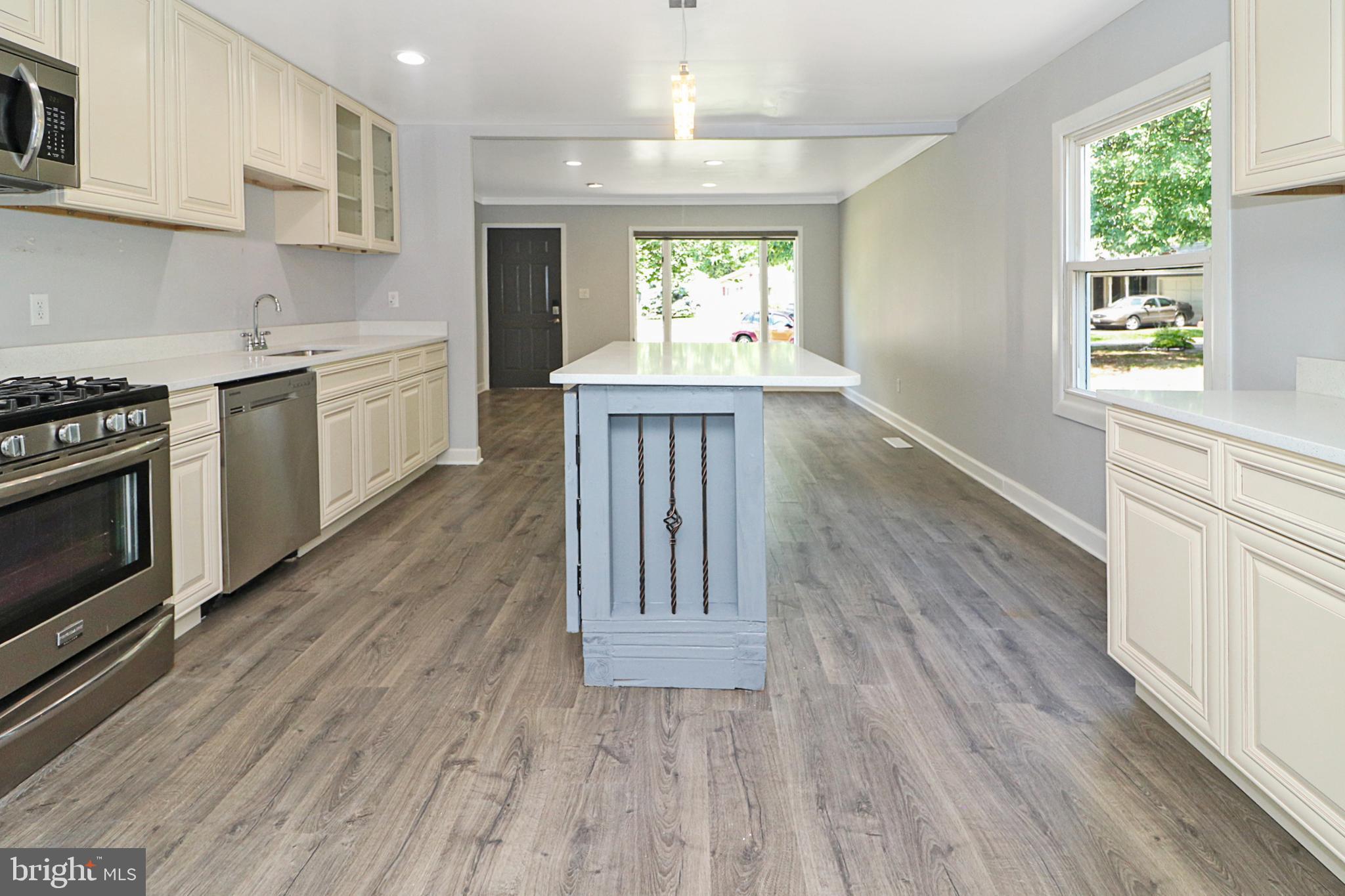 SUBURBIA - Residential