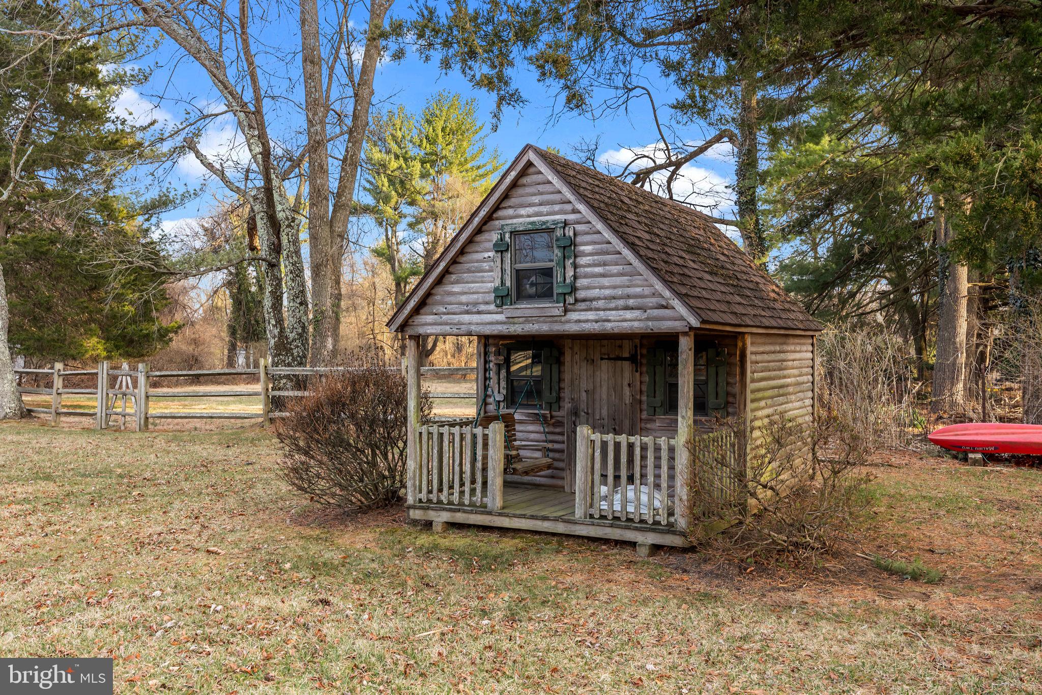 MOUNT EYRE MANOR - Residential