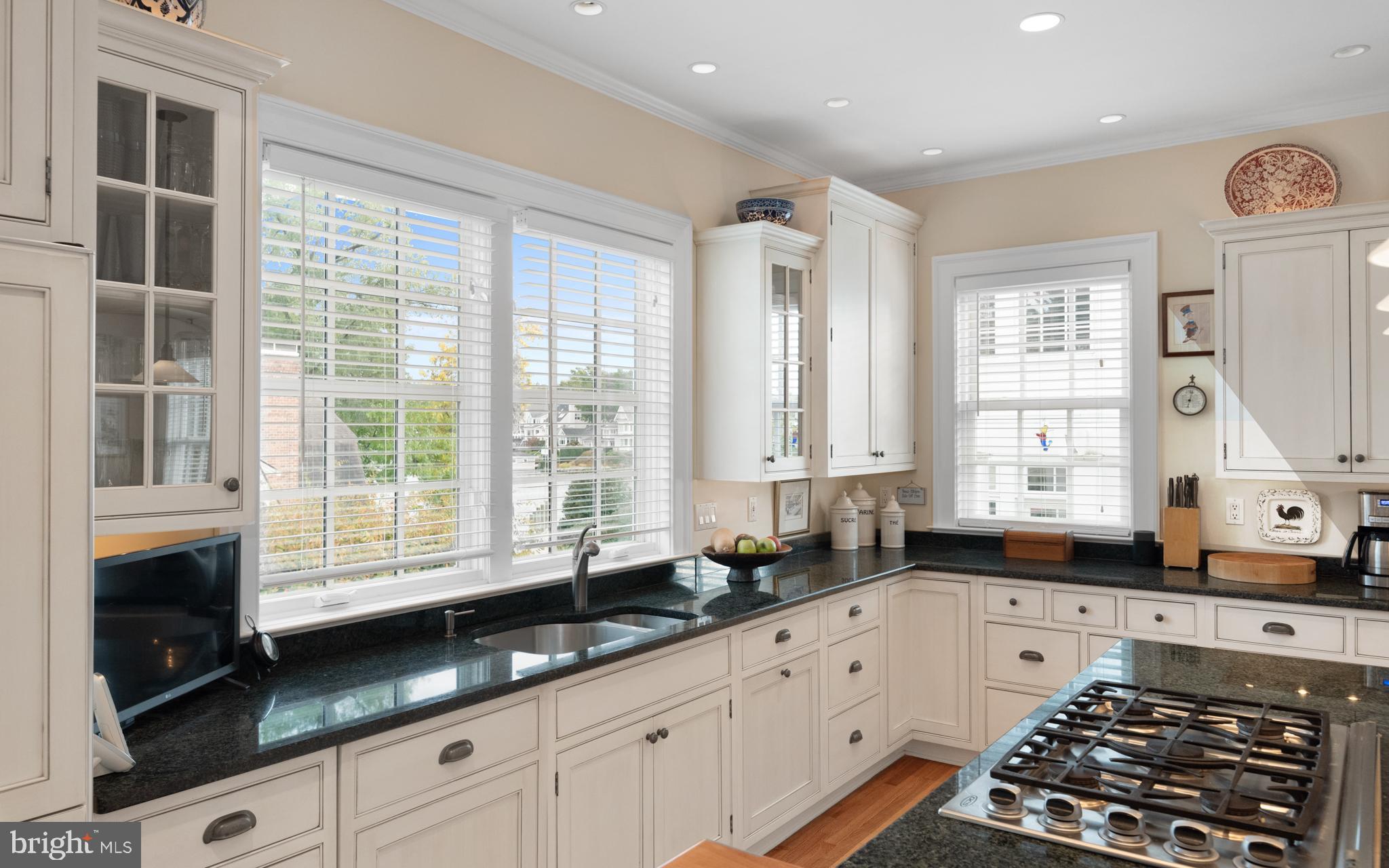 HISTORIC DISTRICT - Residential