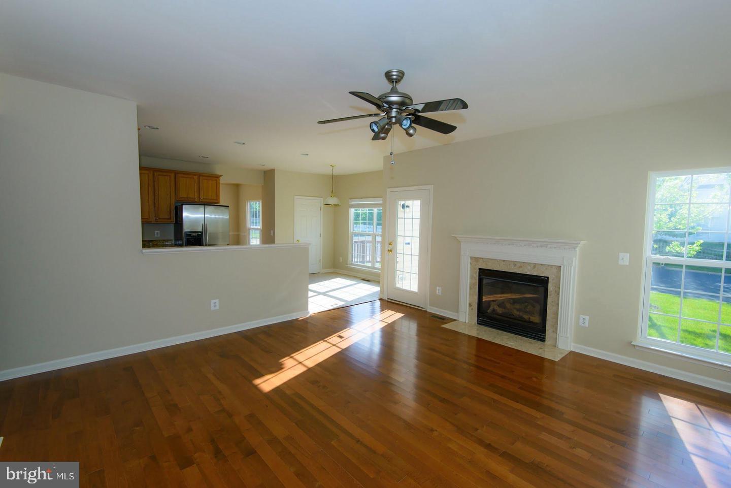 SIGNATURE AT BROADLANDS - Residential Lease