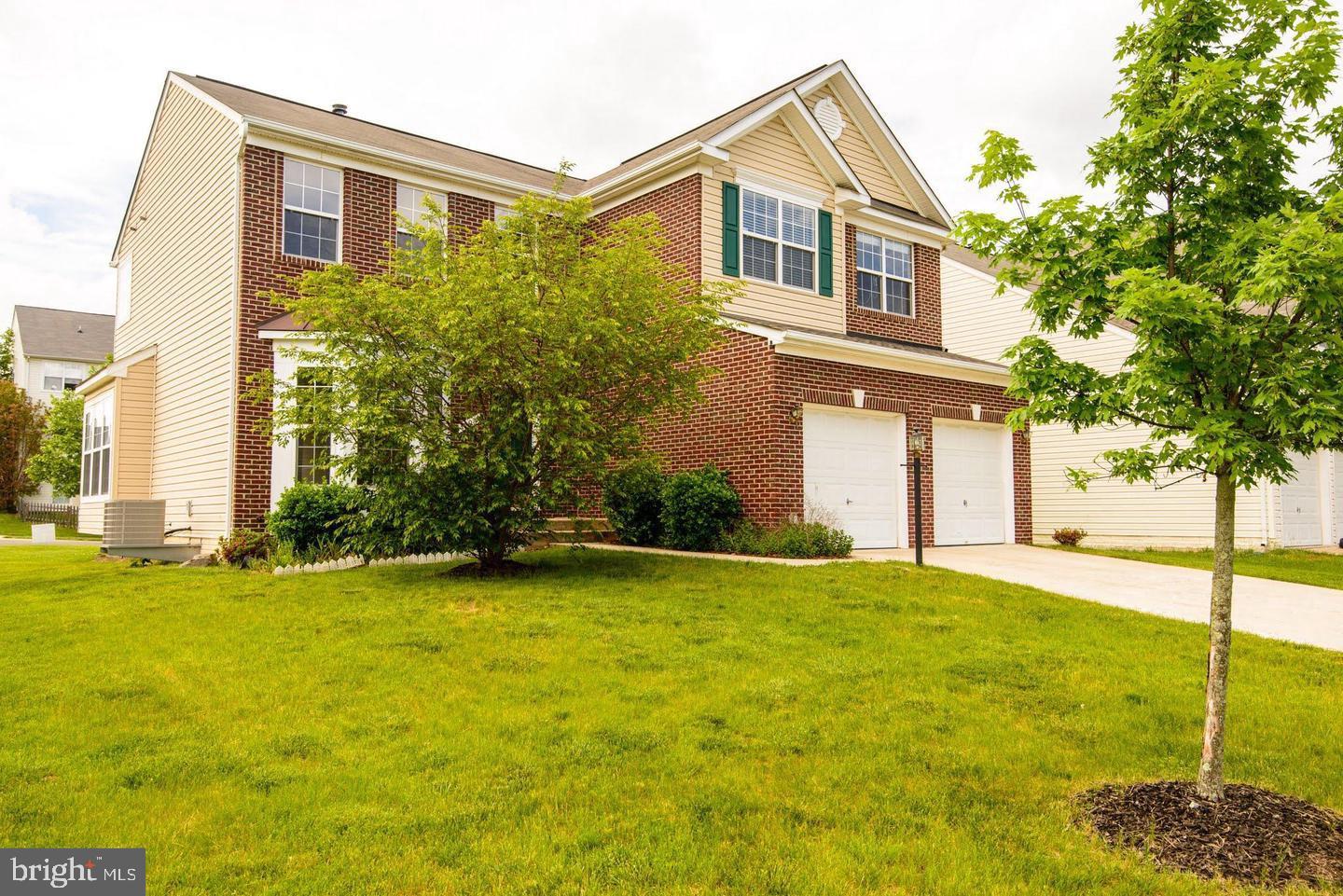 SIGNATURE AT BROADLANDS - Residential Lease