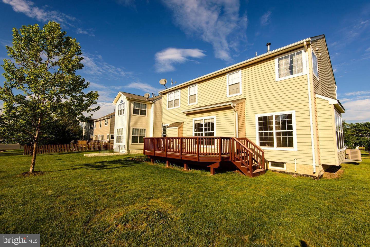 SIGNATURE AT BROADLANDS - Residential Lease