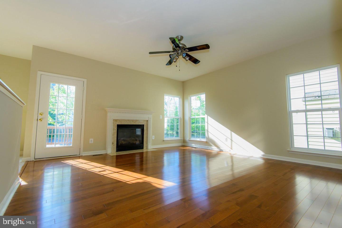 SIGNATURE AT BROADLANDS - Residential Lease