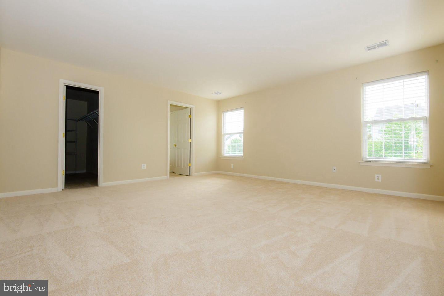 SIGNATURE AT BROADLANDS - Residential Lease