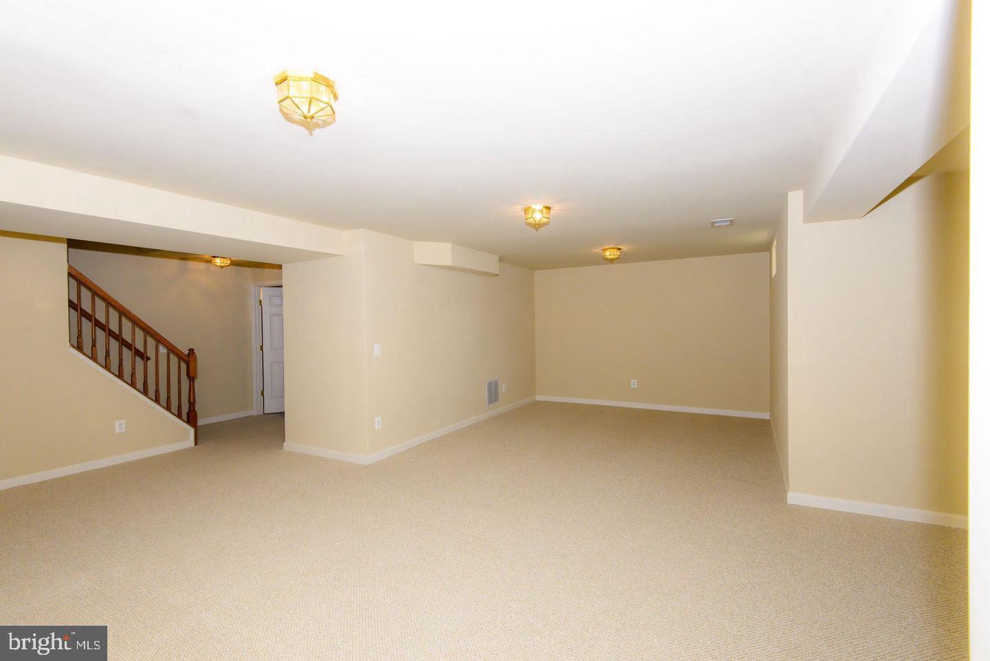 SIGNATURE AT BROADLANDS - Residential Lease