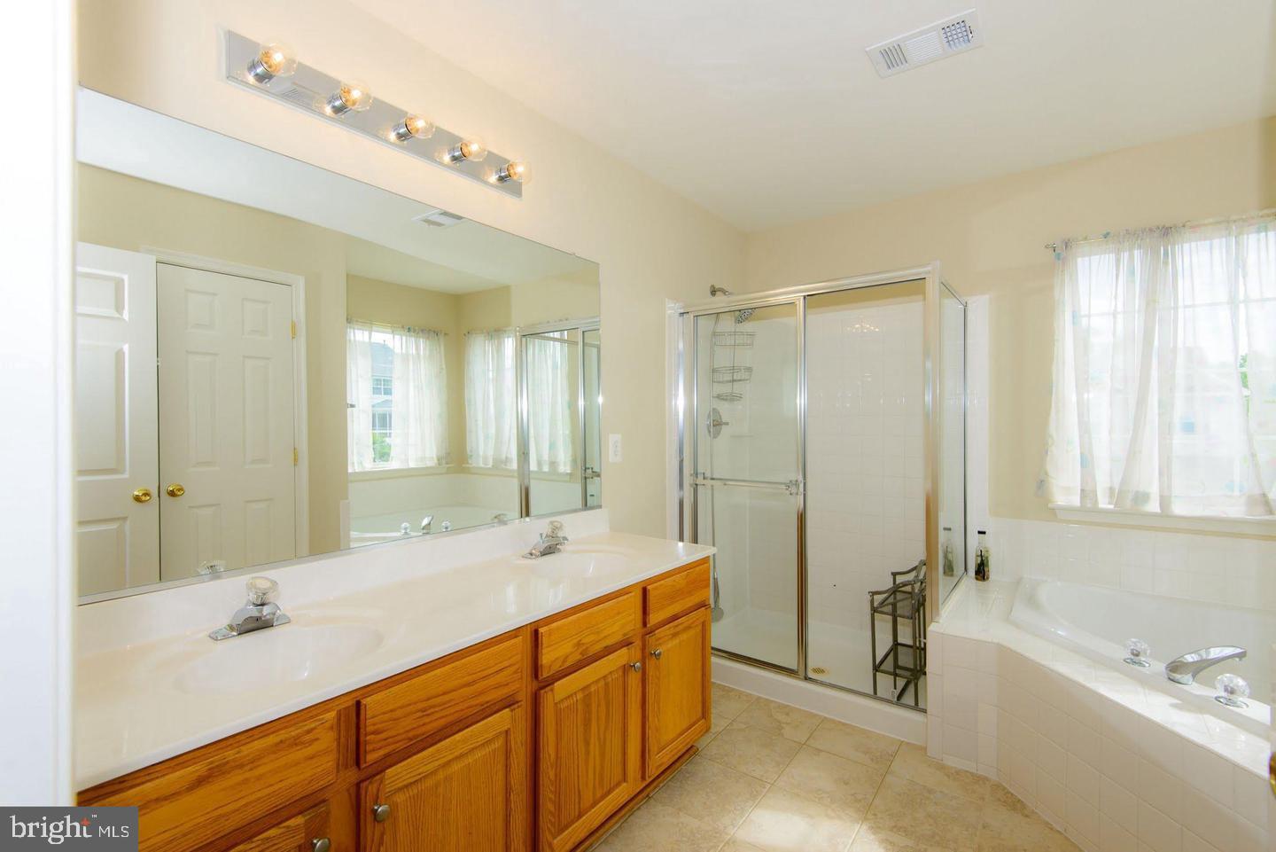 SIGNATURE AT BROADLANDS - Residential Lease