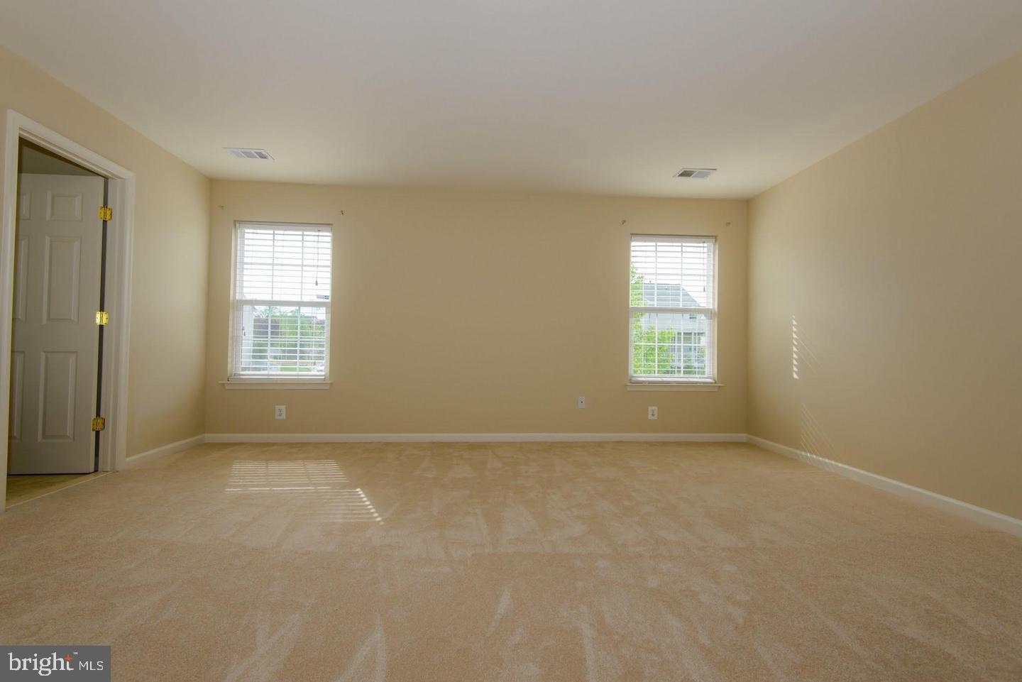 SIGNATURE AT BROADLANDS - Residential Lease