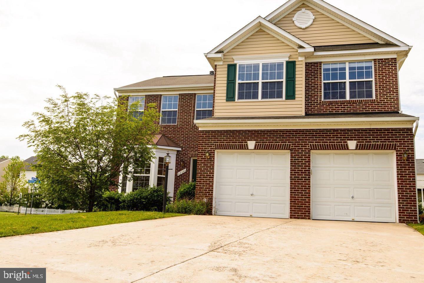 SIGNATURE AT BROADLANDS - Residential Lease