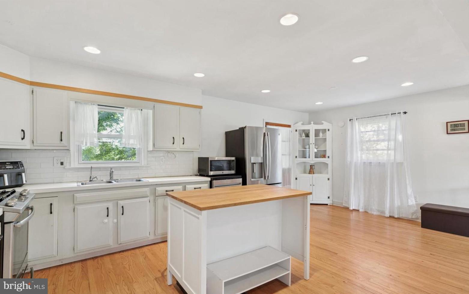 COLLEGEVILLE WALK - Residential Lease